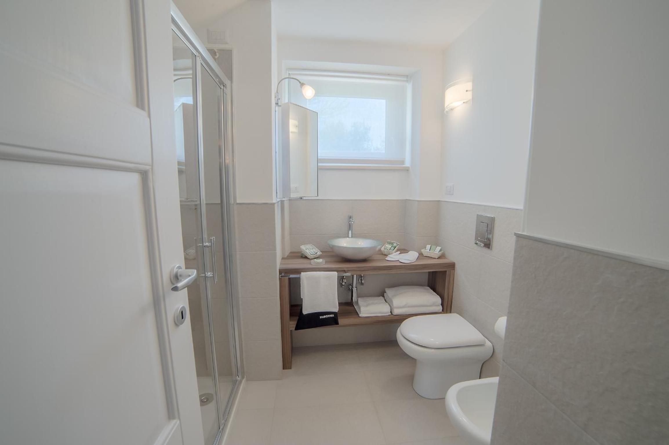 Triple Room with Patio photo 2