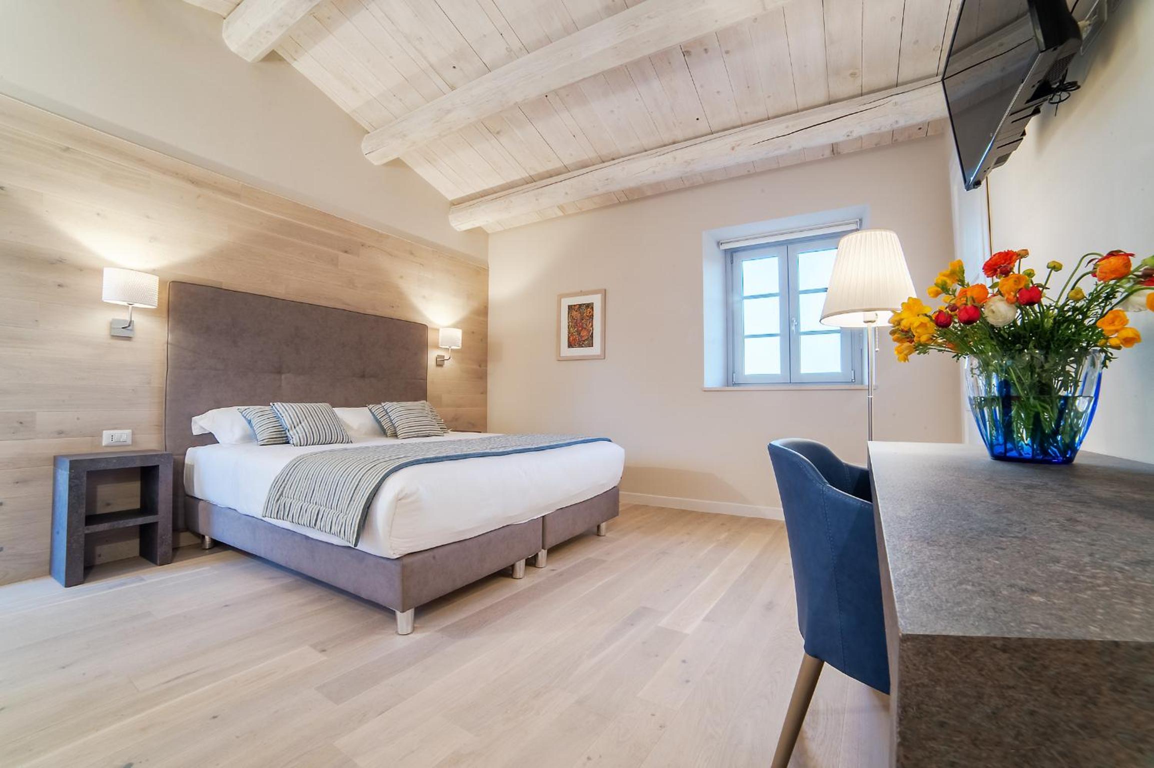 Superior King Room photo 3