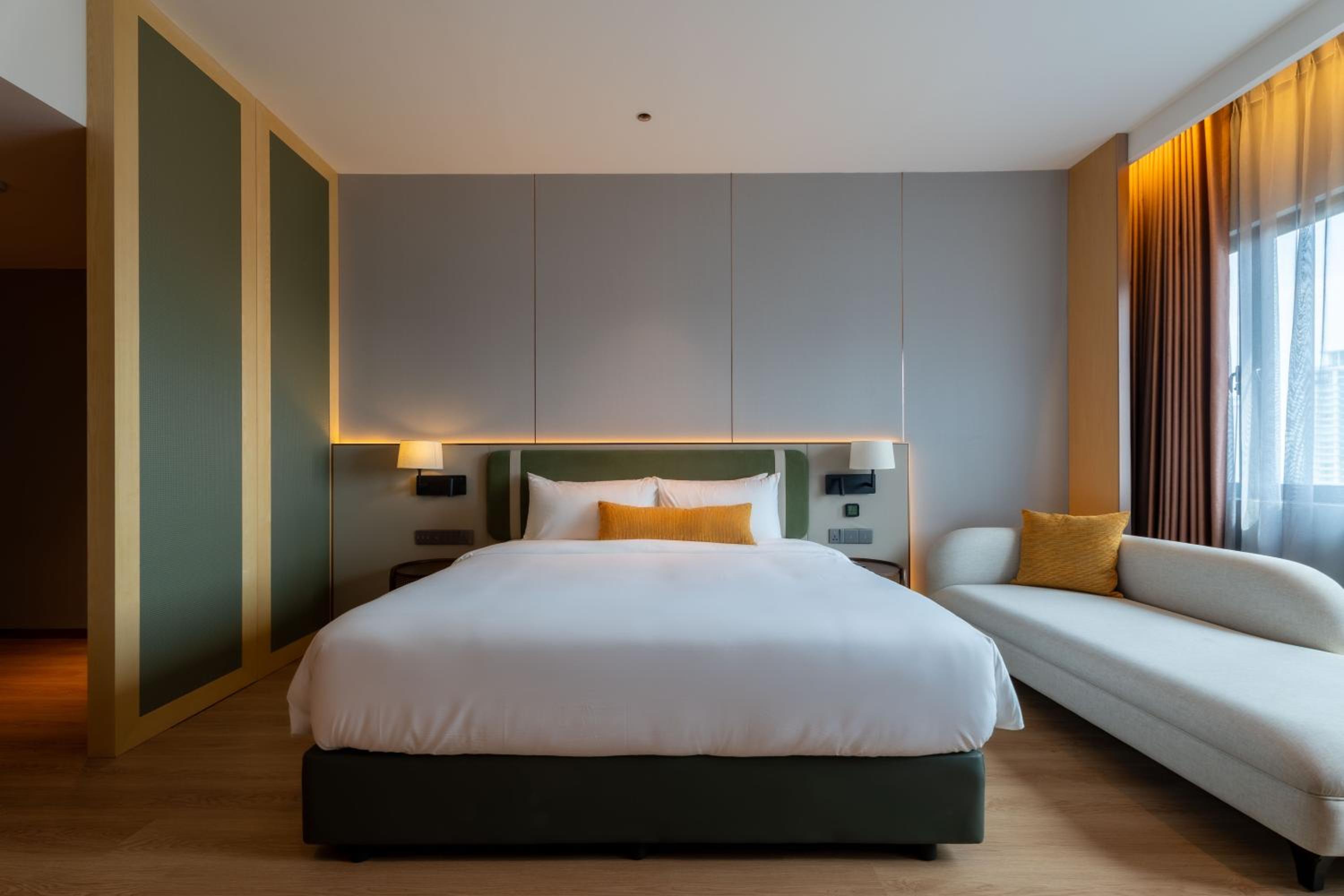 Deluxe King Room