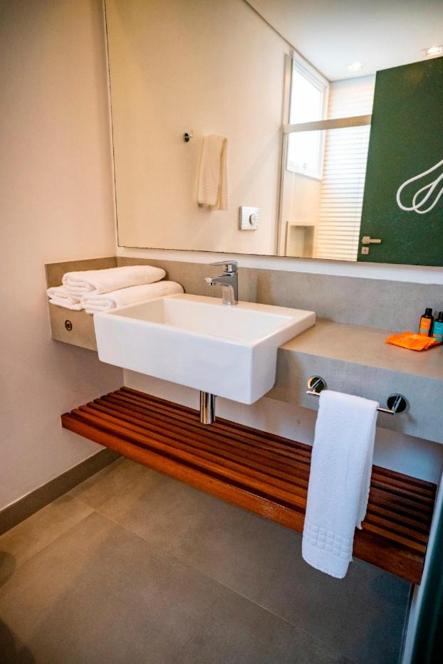 Suite with Hot Tub photo 2