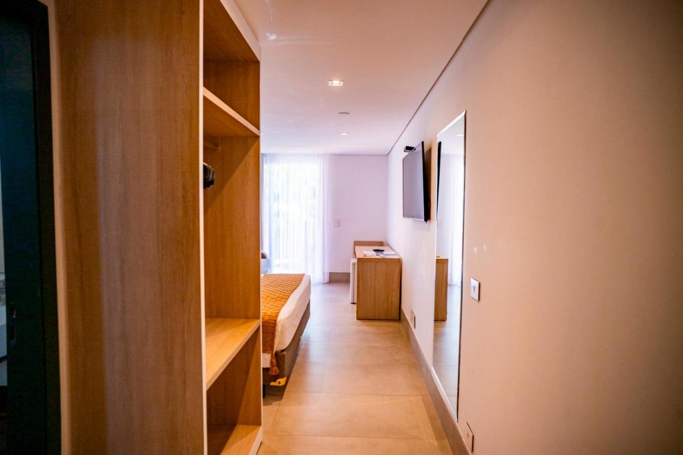 Suite with Hot Tub photo 1