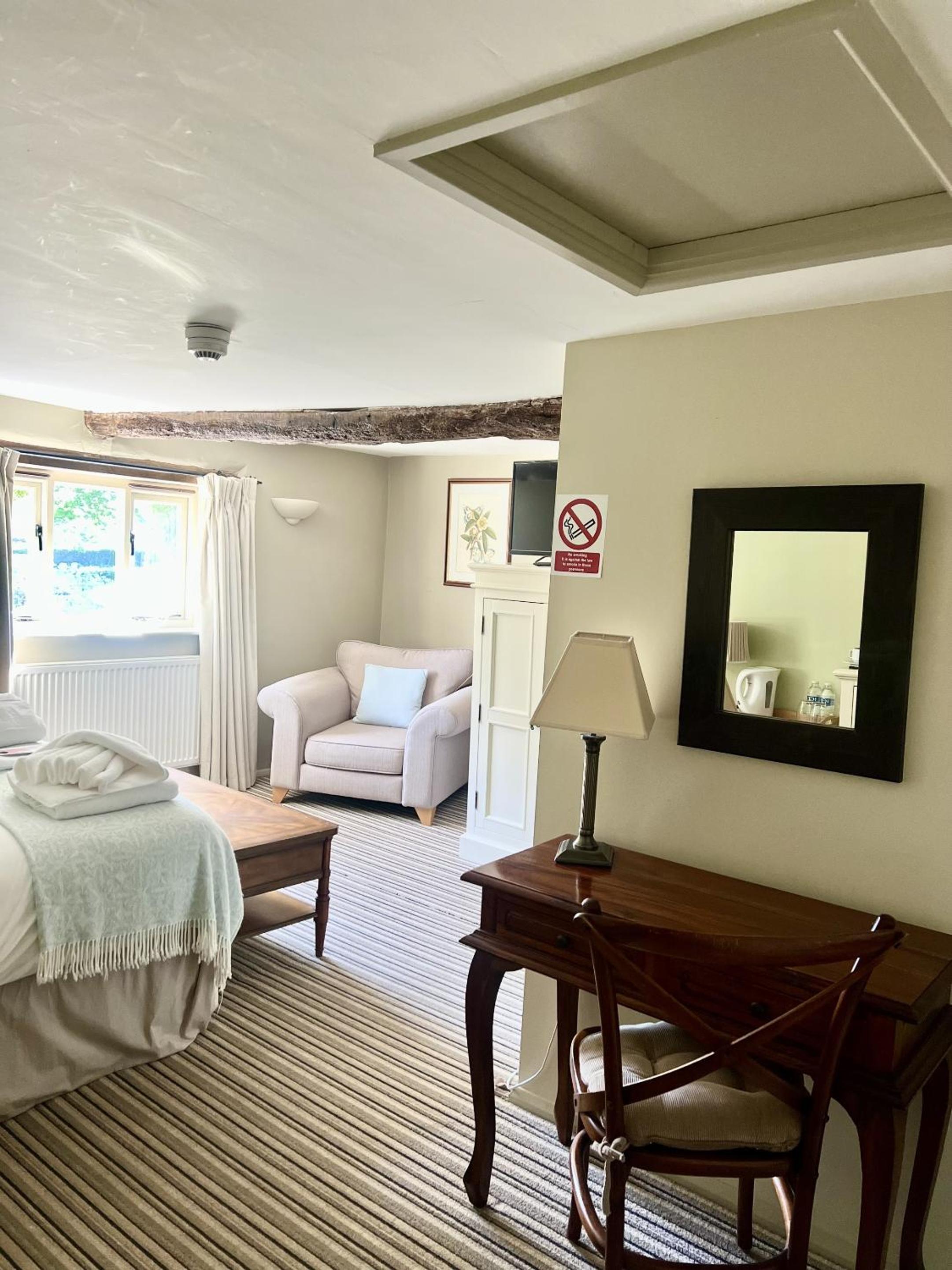 Deluxe King Room