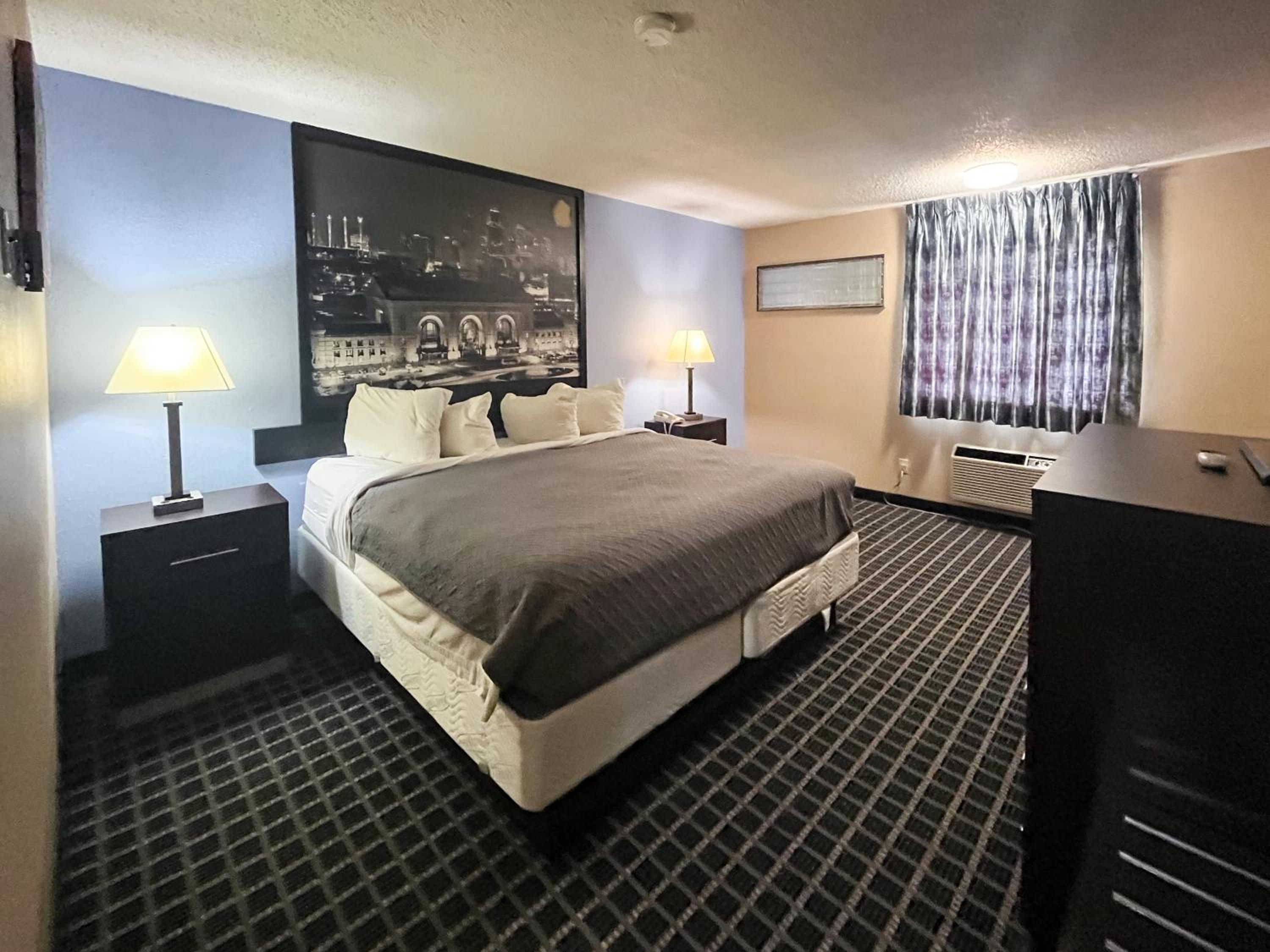 King Room - Non-Smoking photo 1