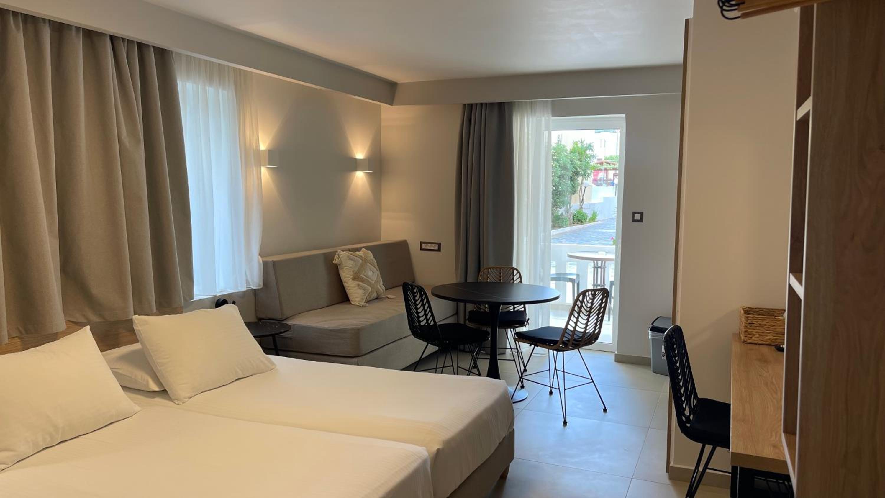 Standard Double Room - Photo 3