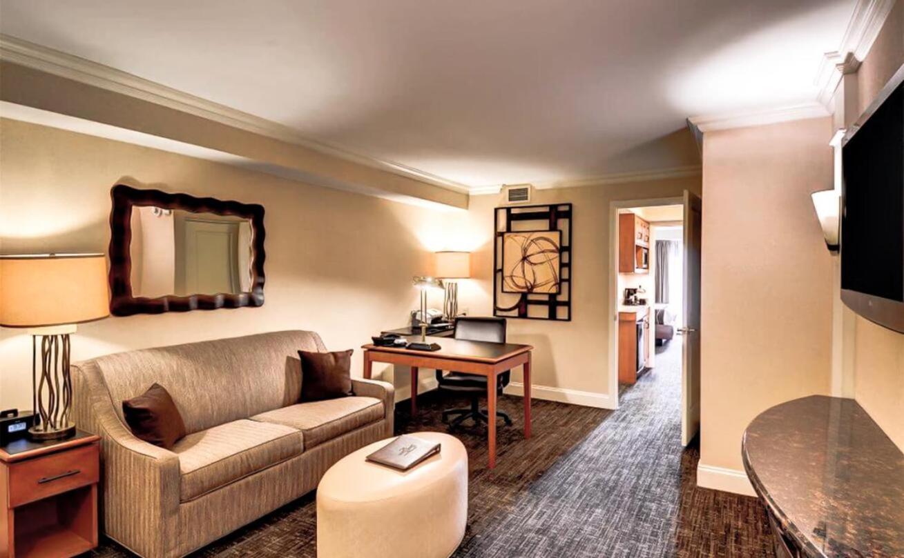 King Suite - Mobility Accessible - Photo 2