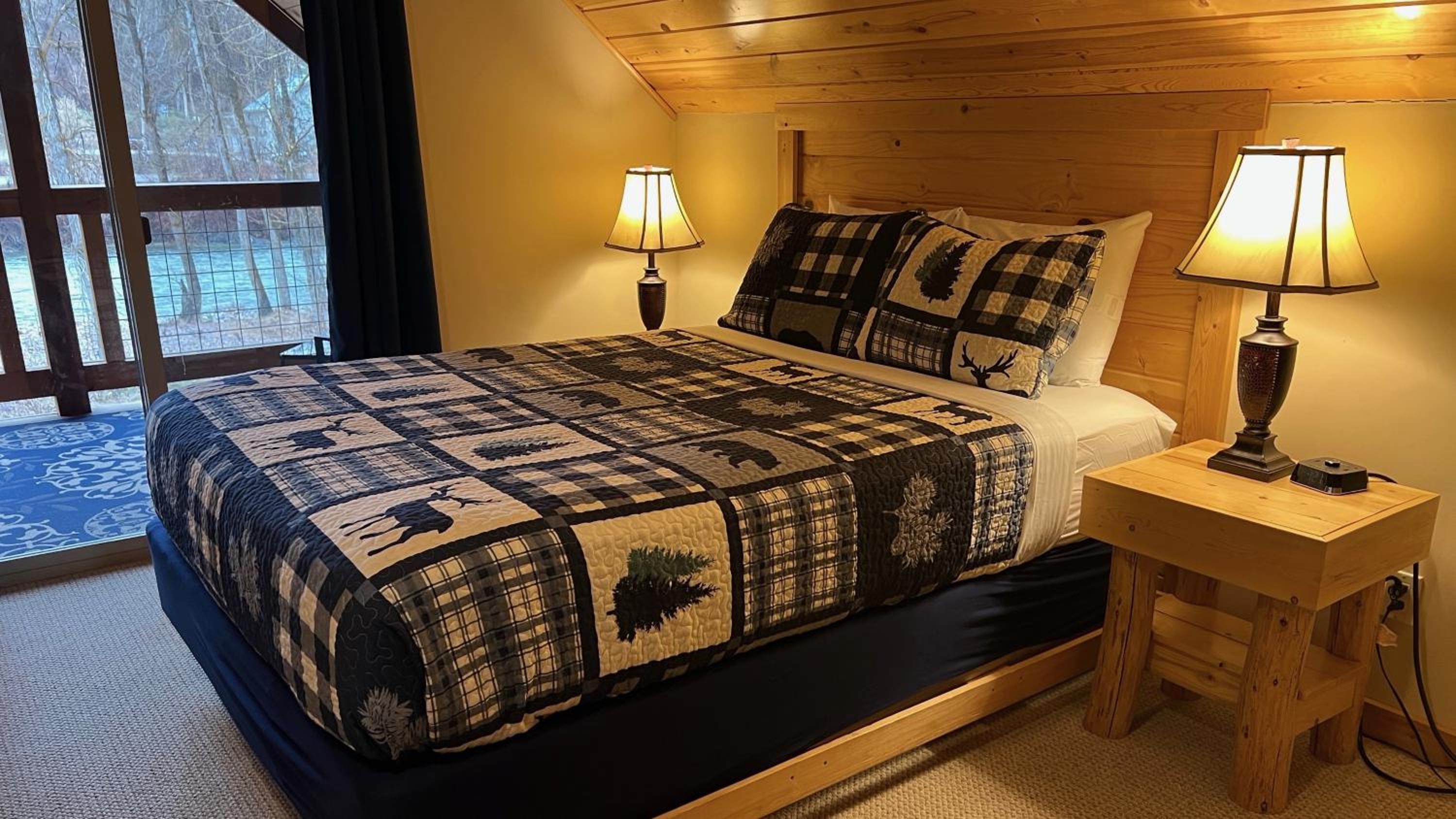 One Bedroom River Front Cabin With Loft photo 1