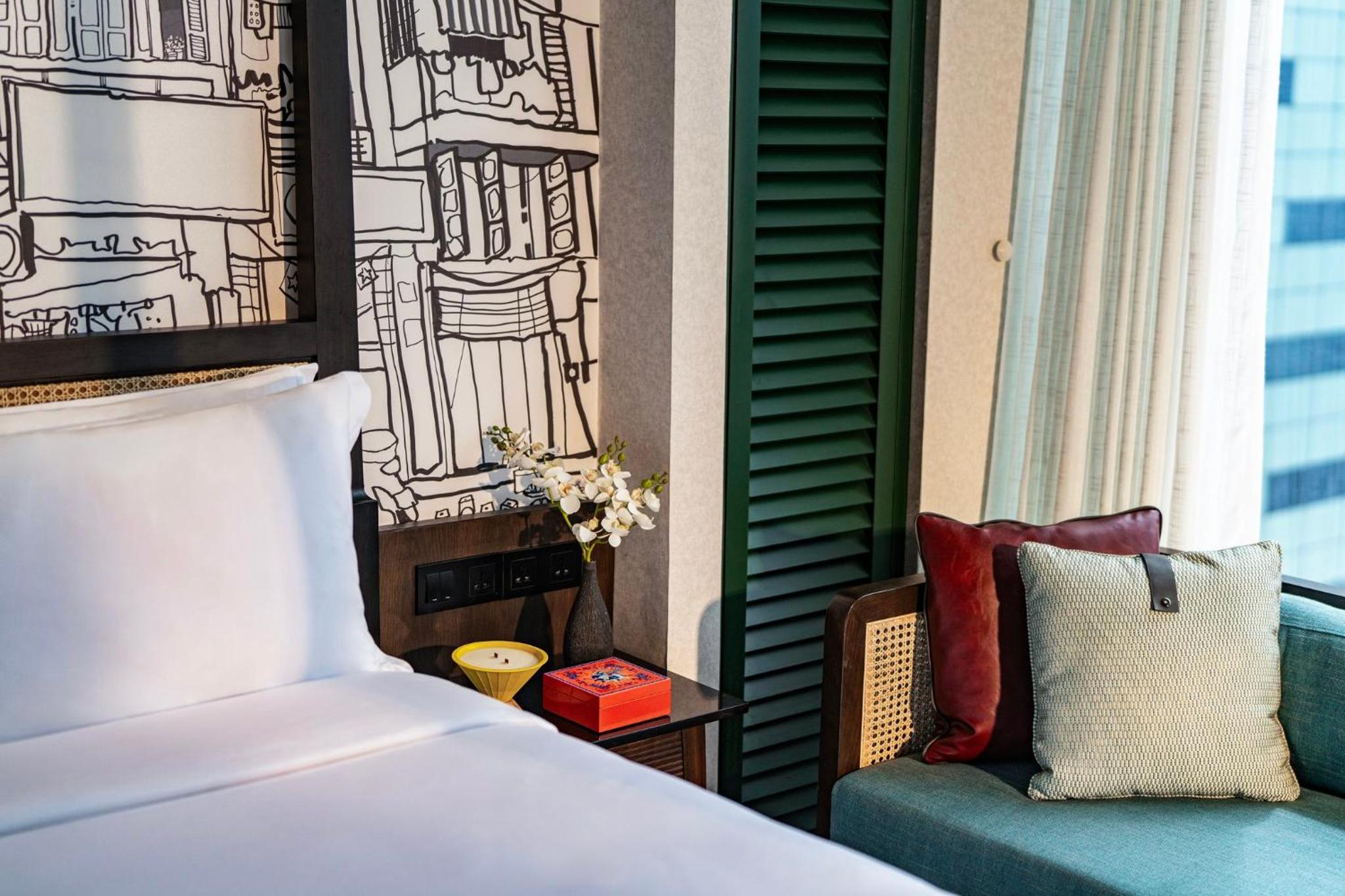 One-Bedroom Suite with City View photo 2