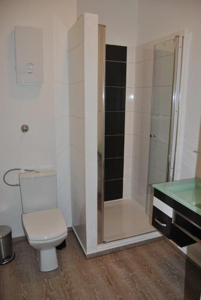 Studio Apartment - Photo 5