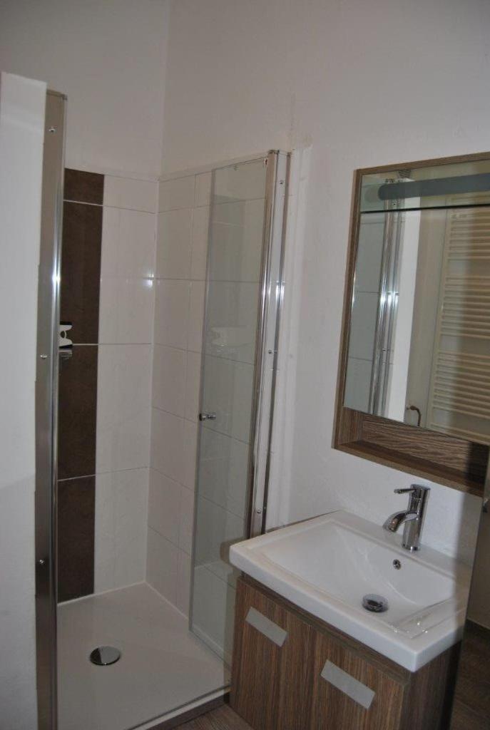 Studio Apartment - Photo 6