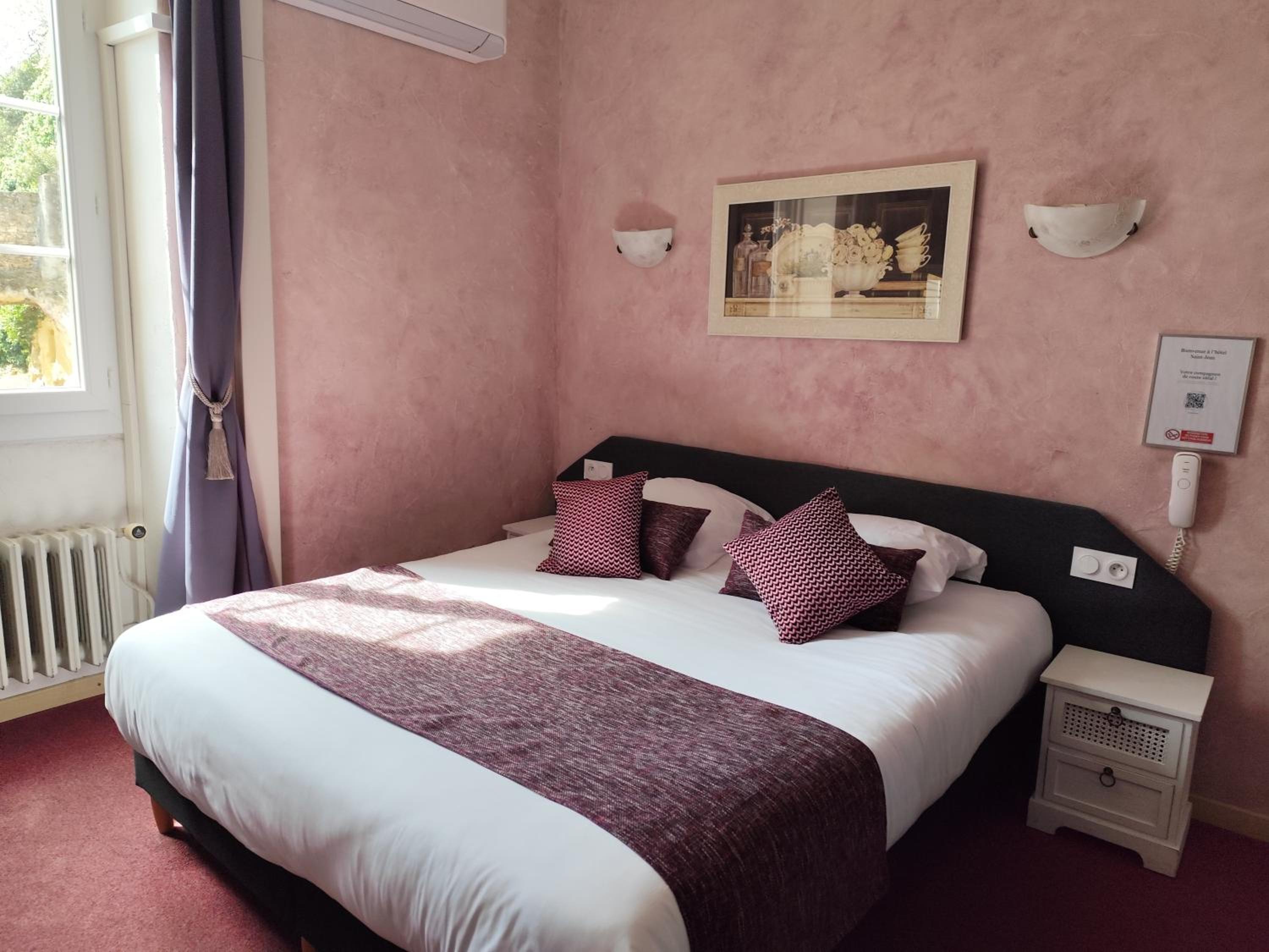 Standard Queen Room photo 3