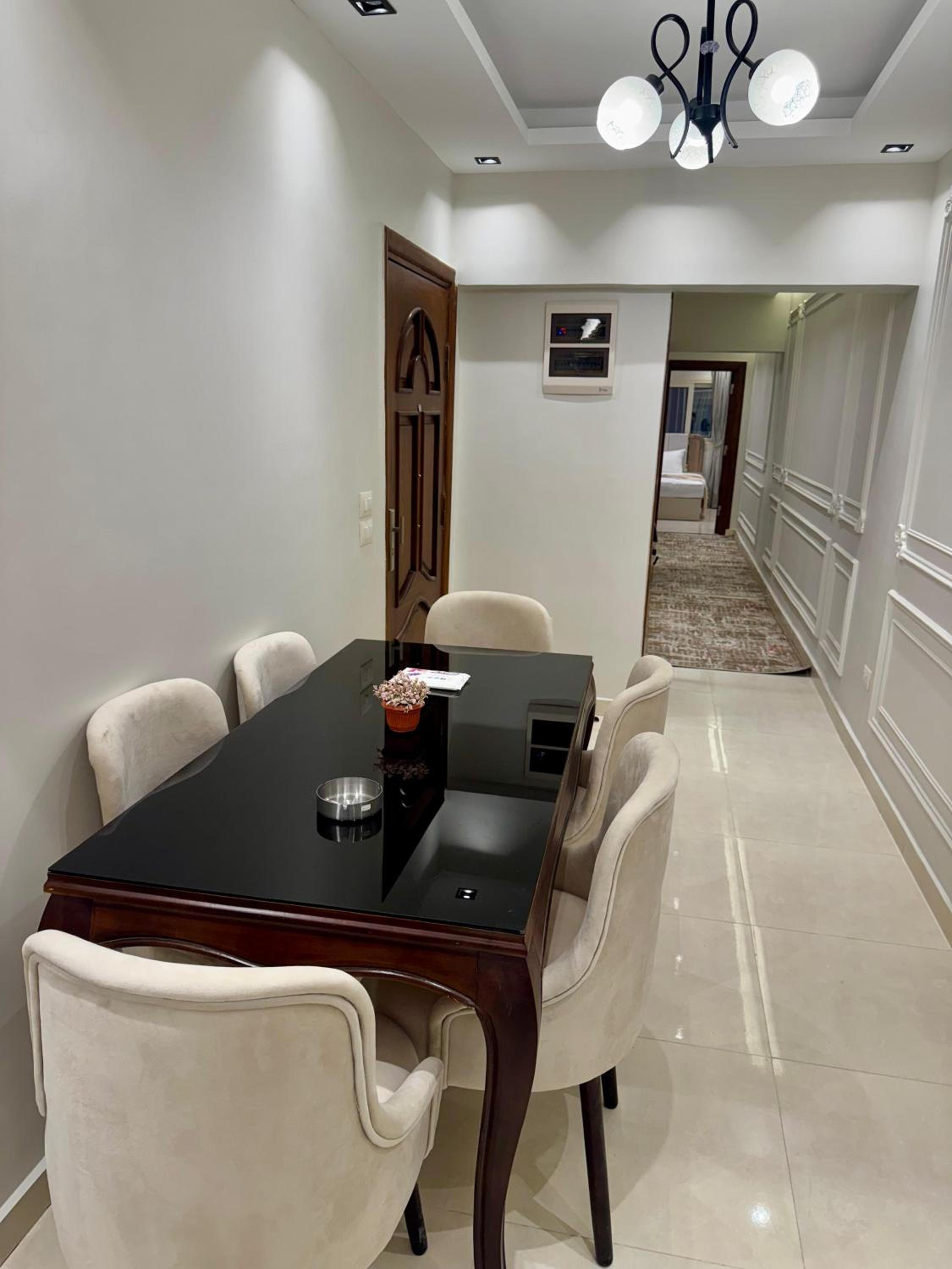 Two-Bedroom Apartment with Balcony and Sea View photo 2