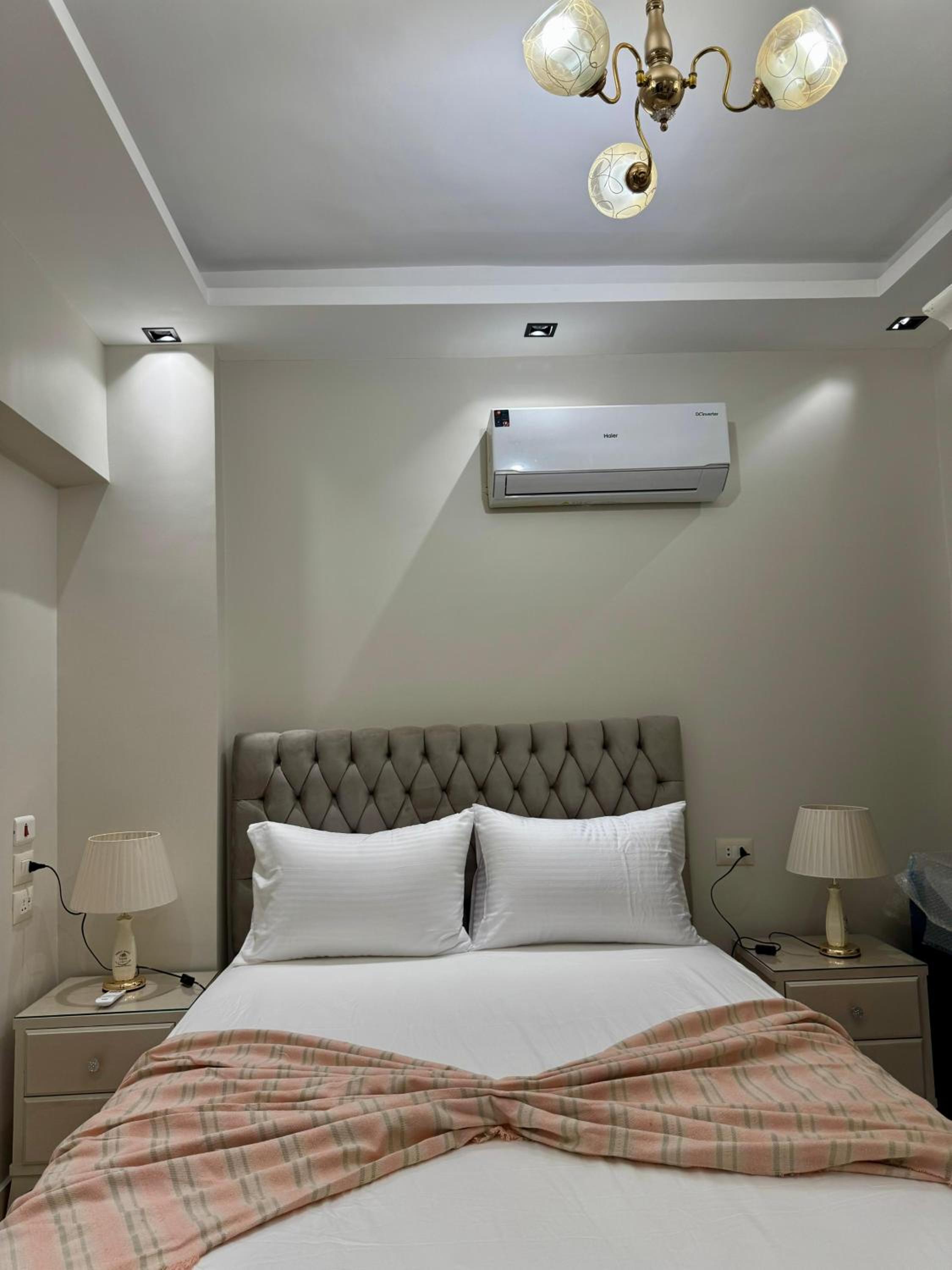 Two-Bedroom Apartment with Balcony and Sea View photo 3
