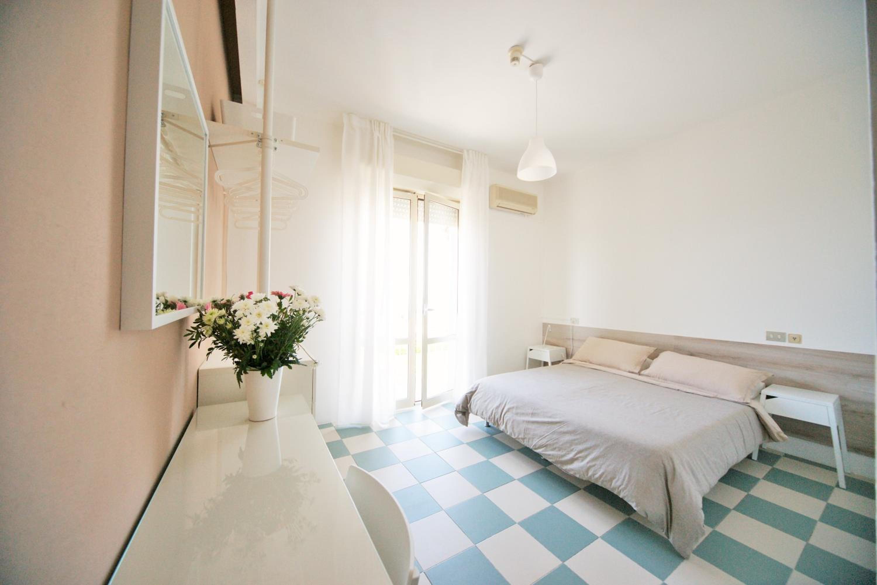 Double or Twin Room with Sea View