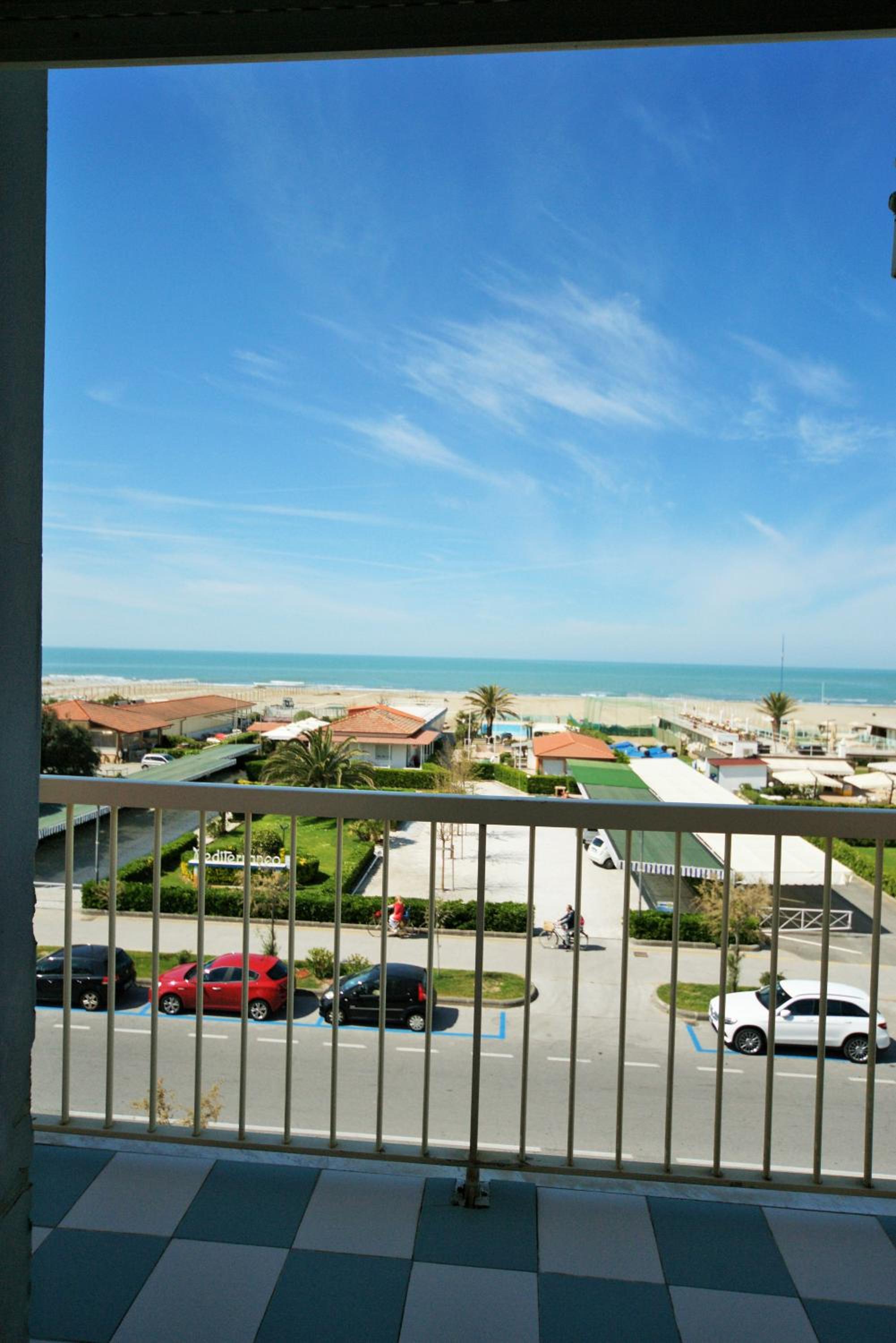 Double or Twin Room with Sea View