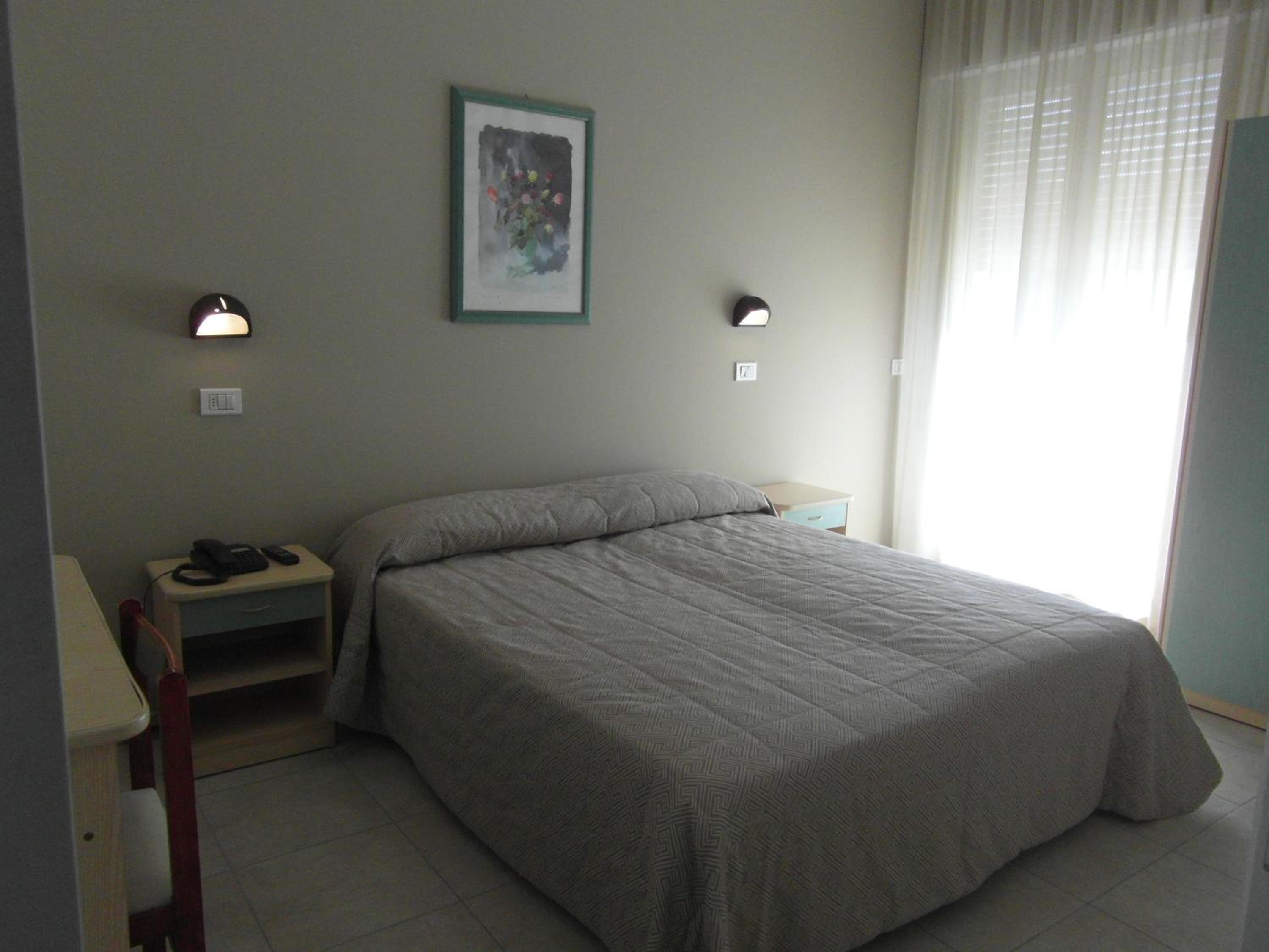 Double or Twin Room photo 2