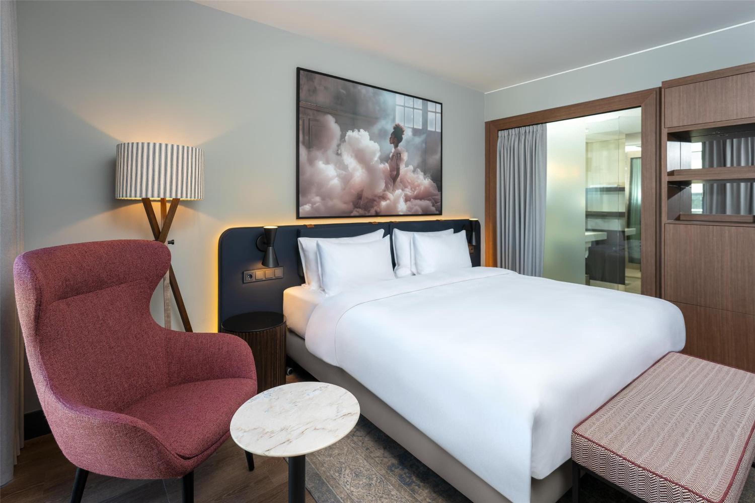 Superior Room with Rooftop View - Photo 2