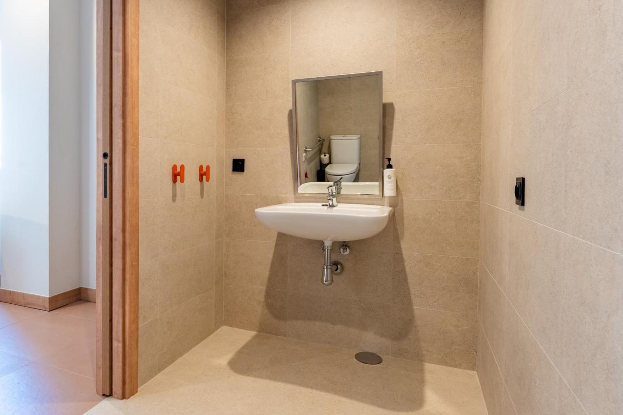 easyHotel Barcelona La Sagrera, Foto 5