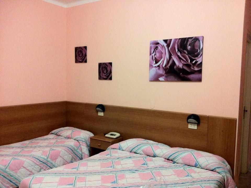 Double Room with Extra Bed (3 Adults) photo 1