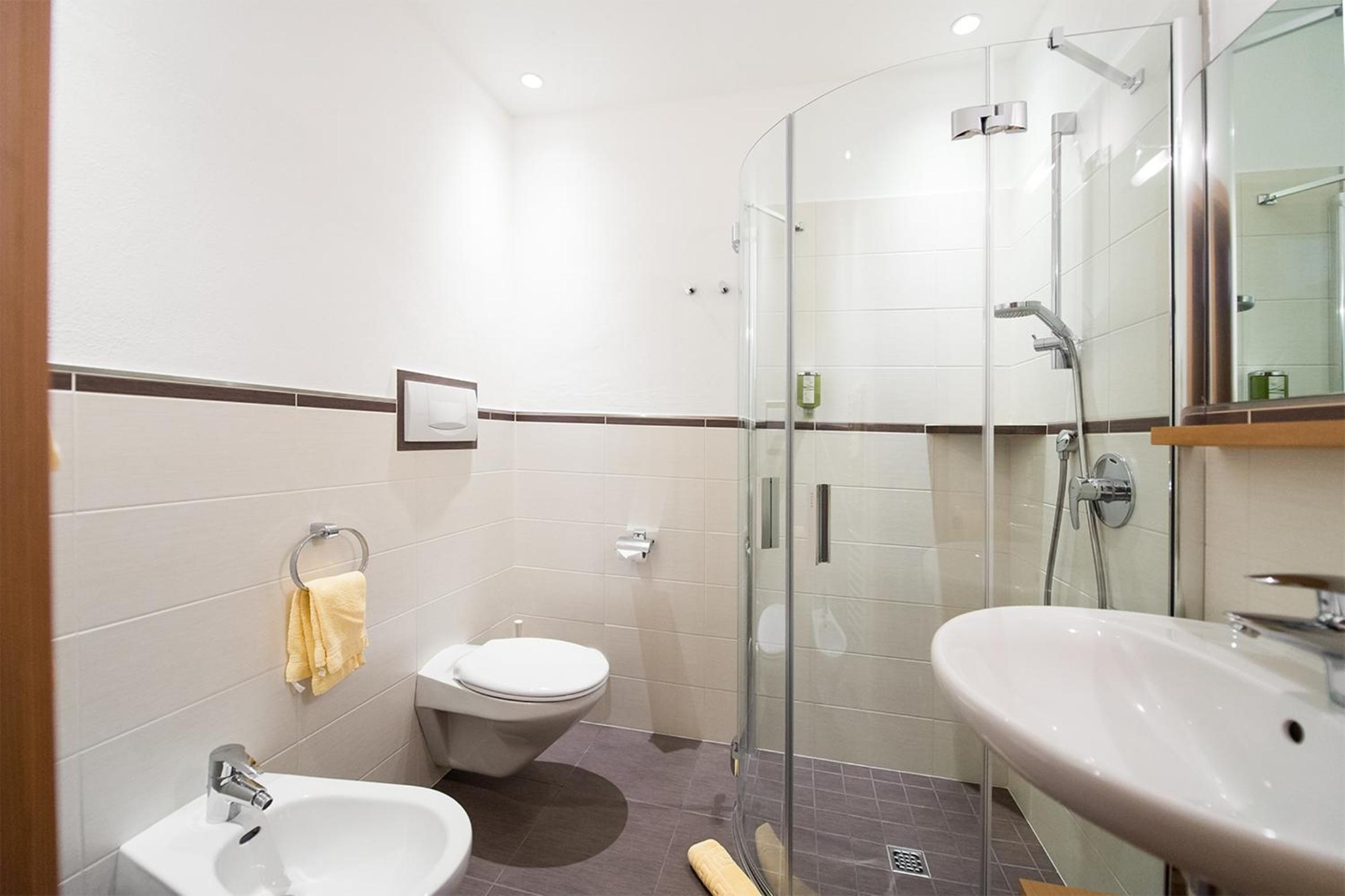 Double Room with Balcony - Photo 5