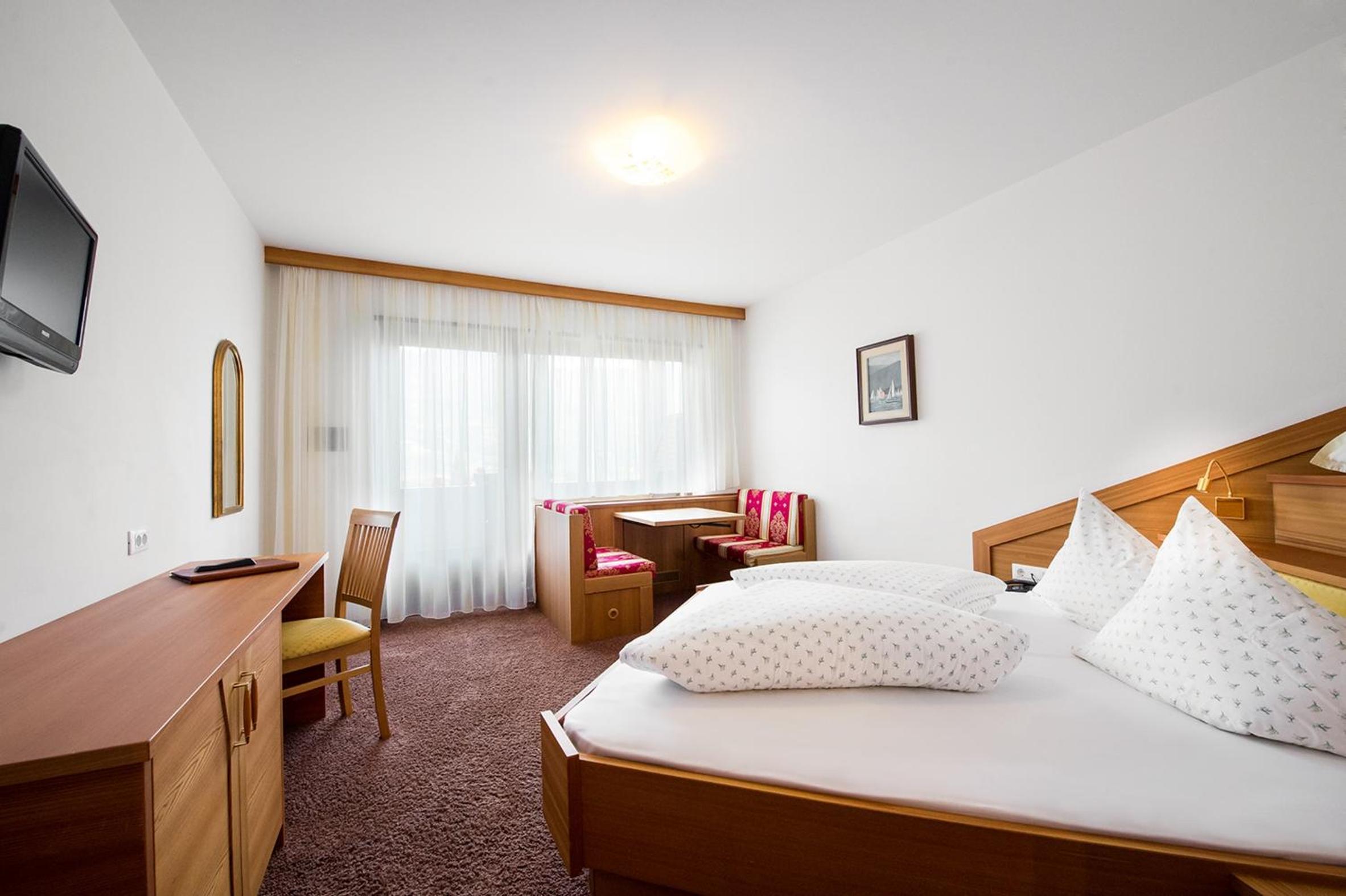 Double Room with Balcony - Photo 1