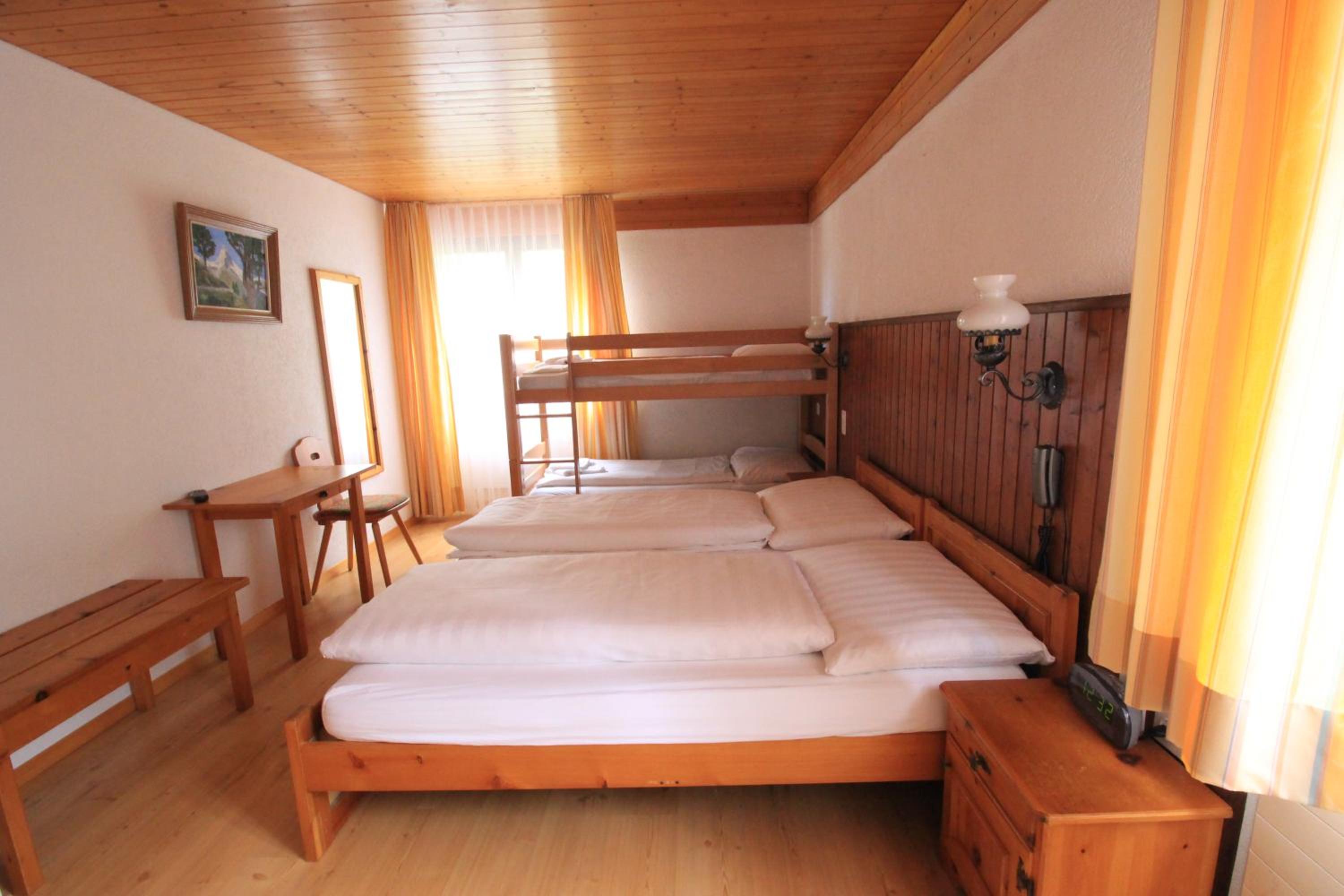 Quadruple Room - Photo 1