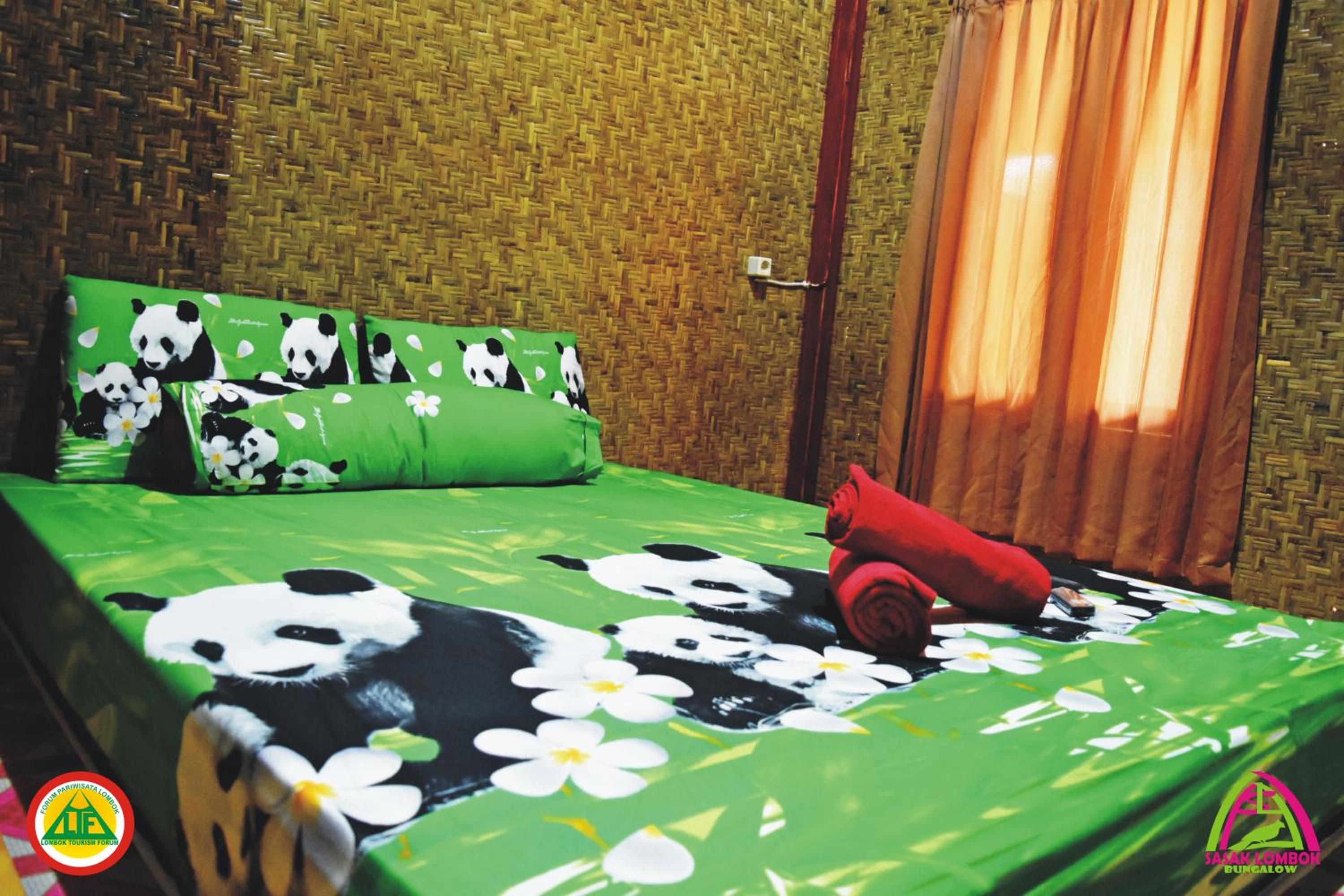 Deluxe Double Room (2 Adults + 1 Child)