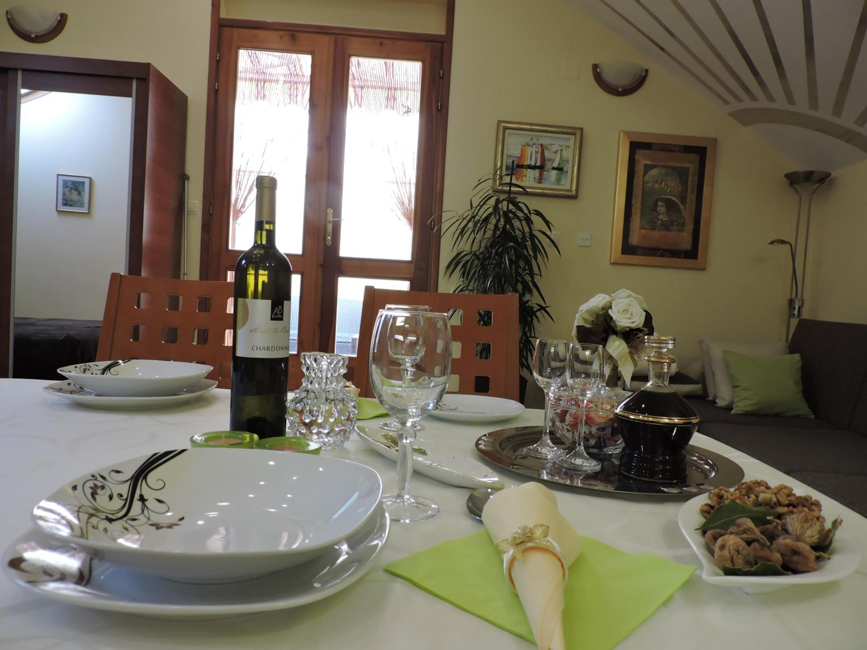 Family Studio with Private Terrace - Photo 21