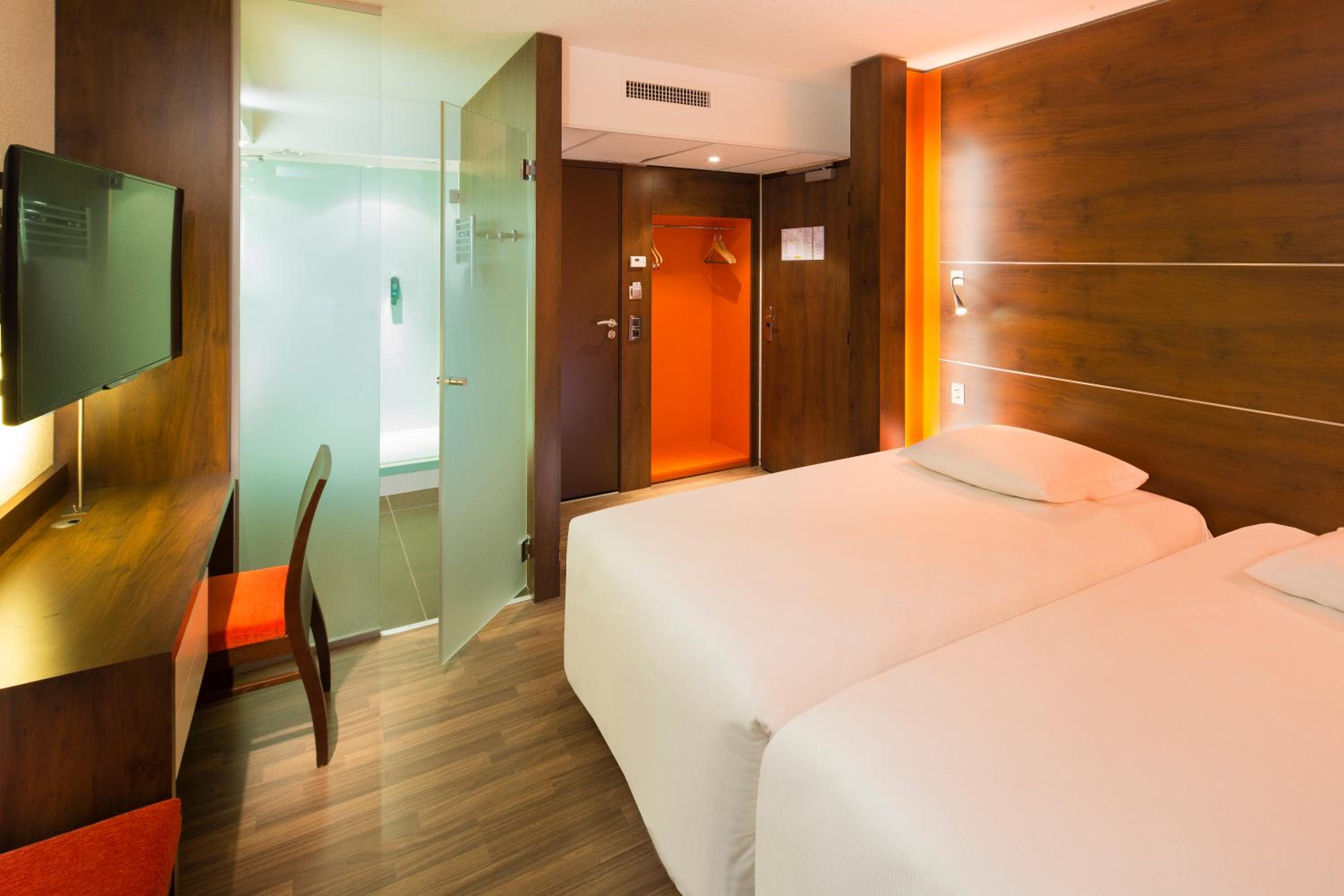 Comfort Twin Room - Photo 2