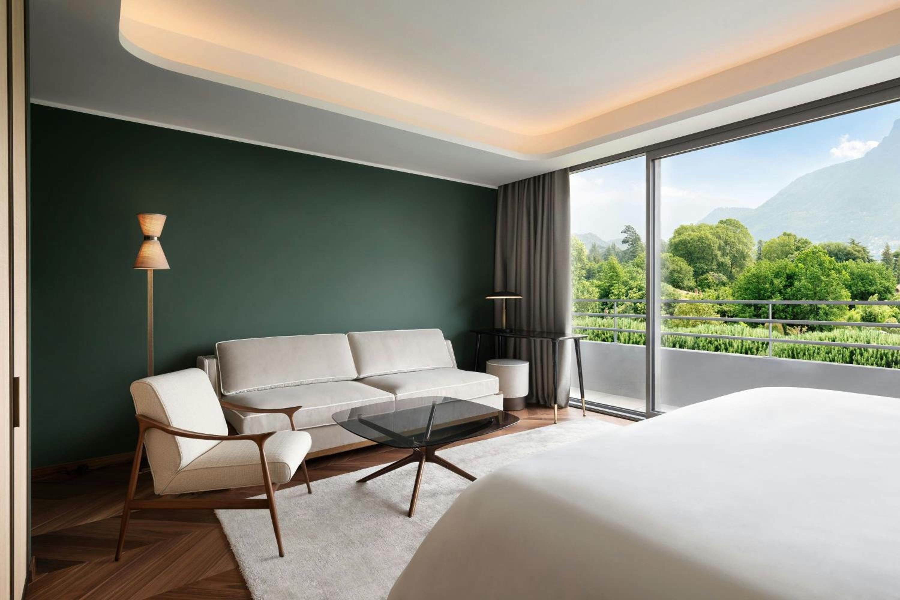 Junior King Suite with Sofa Bed - Photo 4