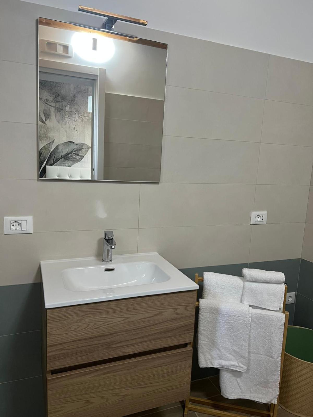 One-Bedroom House - Photo 13