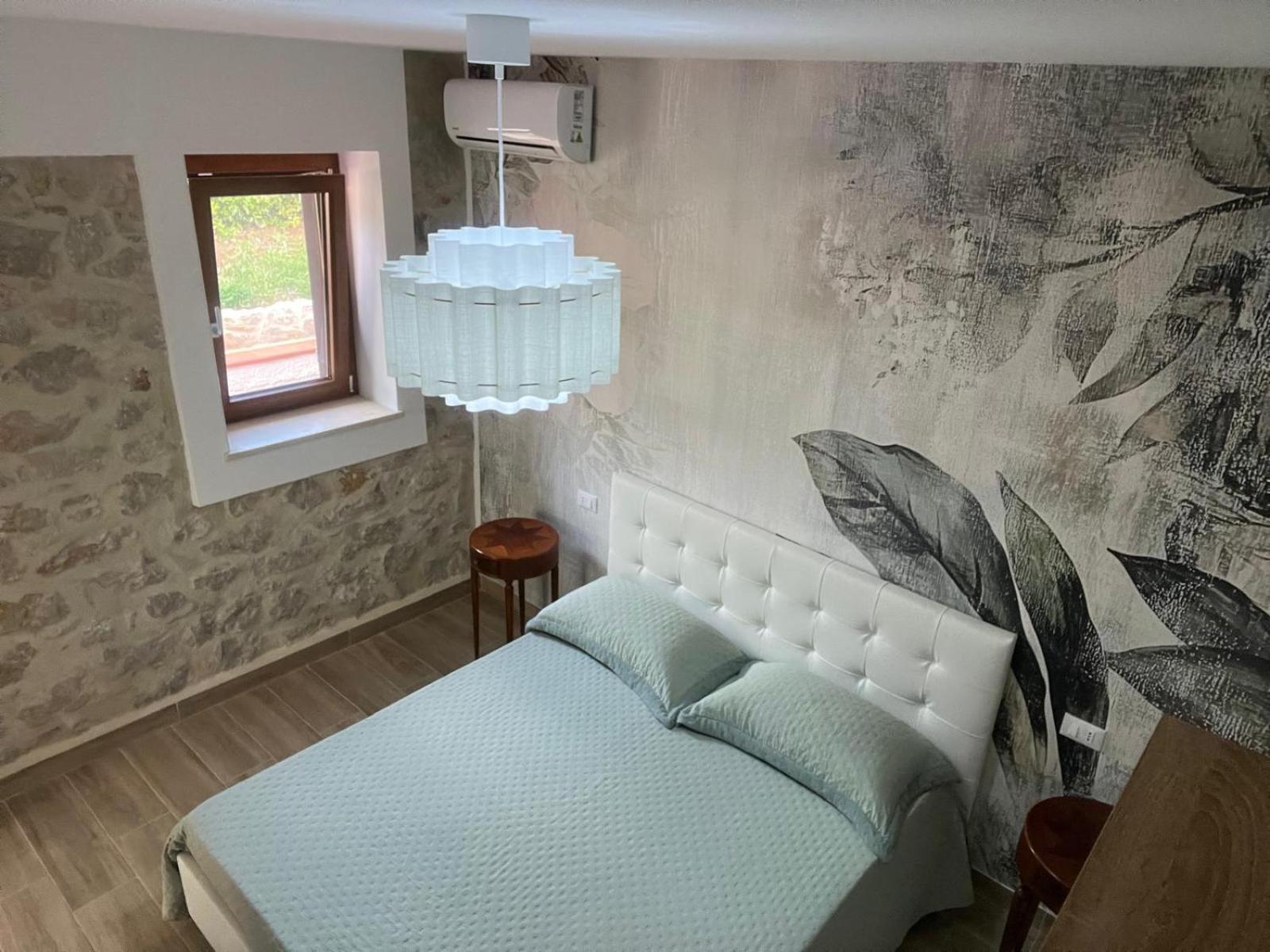 One-Bedroom House - Photo 10