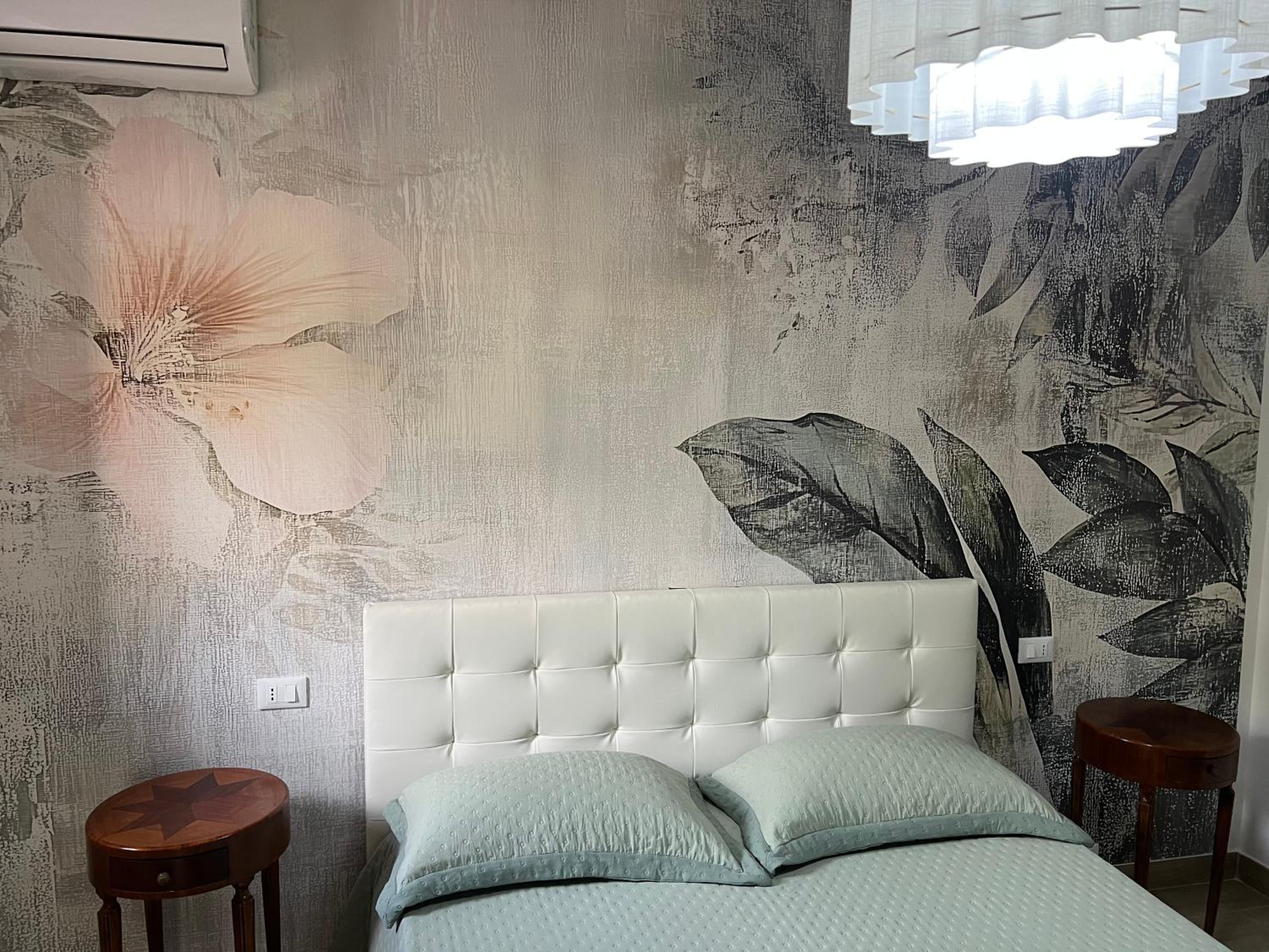 One-Bedroom House - Photo 4