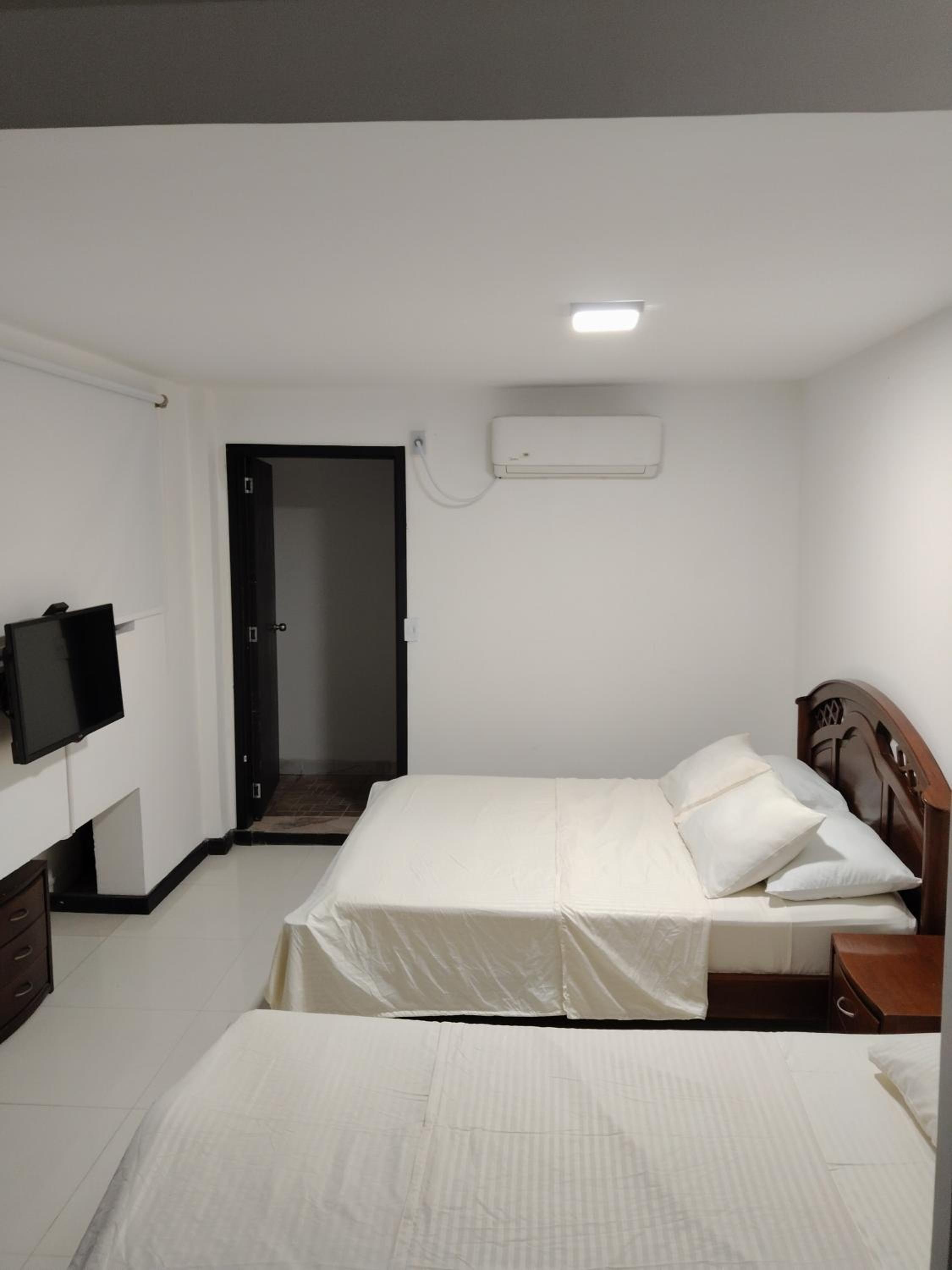 Deluxe Double Room (2 Adults + 1 Child)