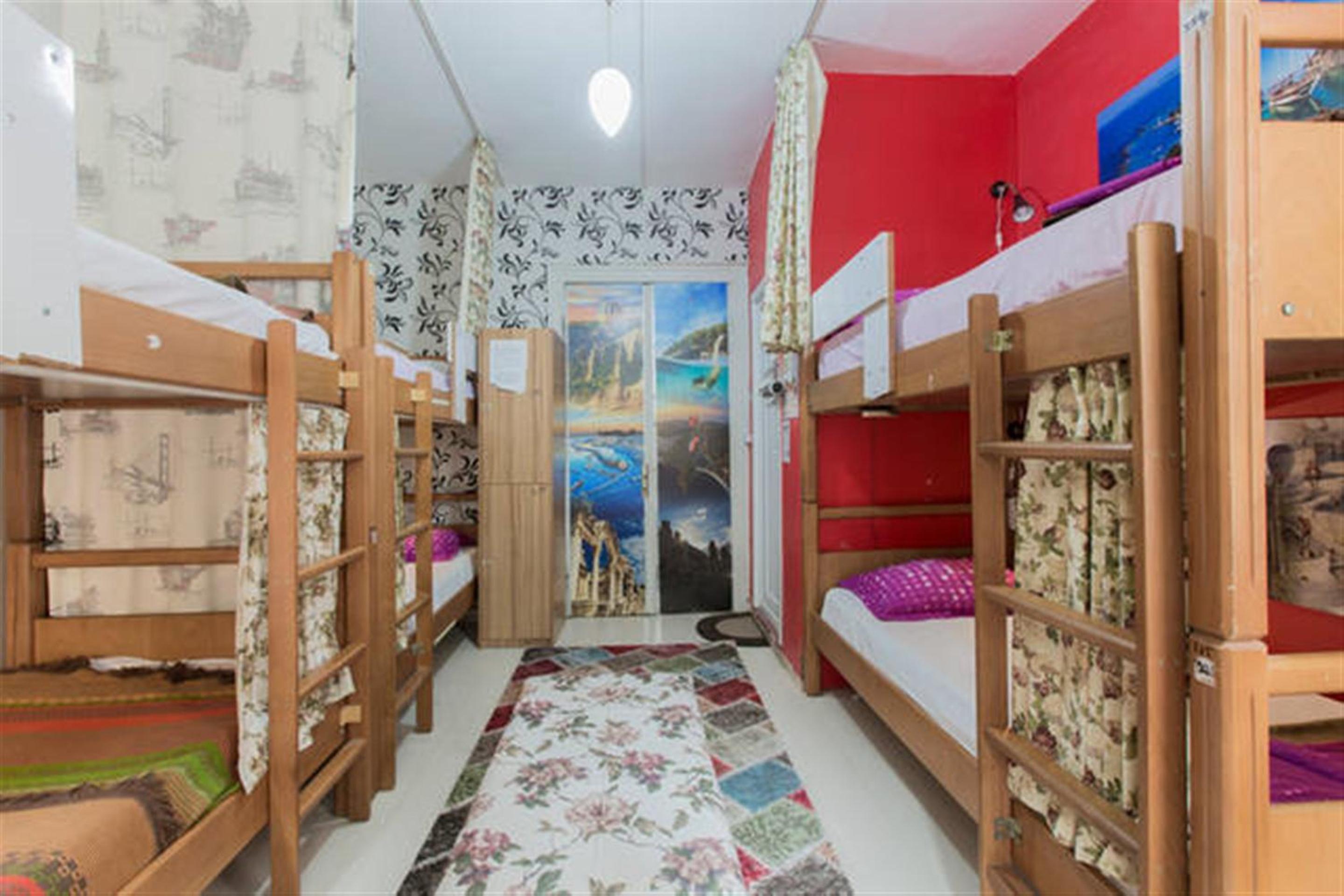 Bed in 6-Bed Female Dormitory Room photo 2