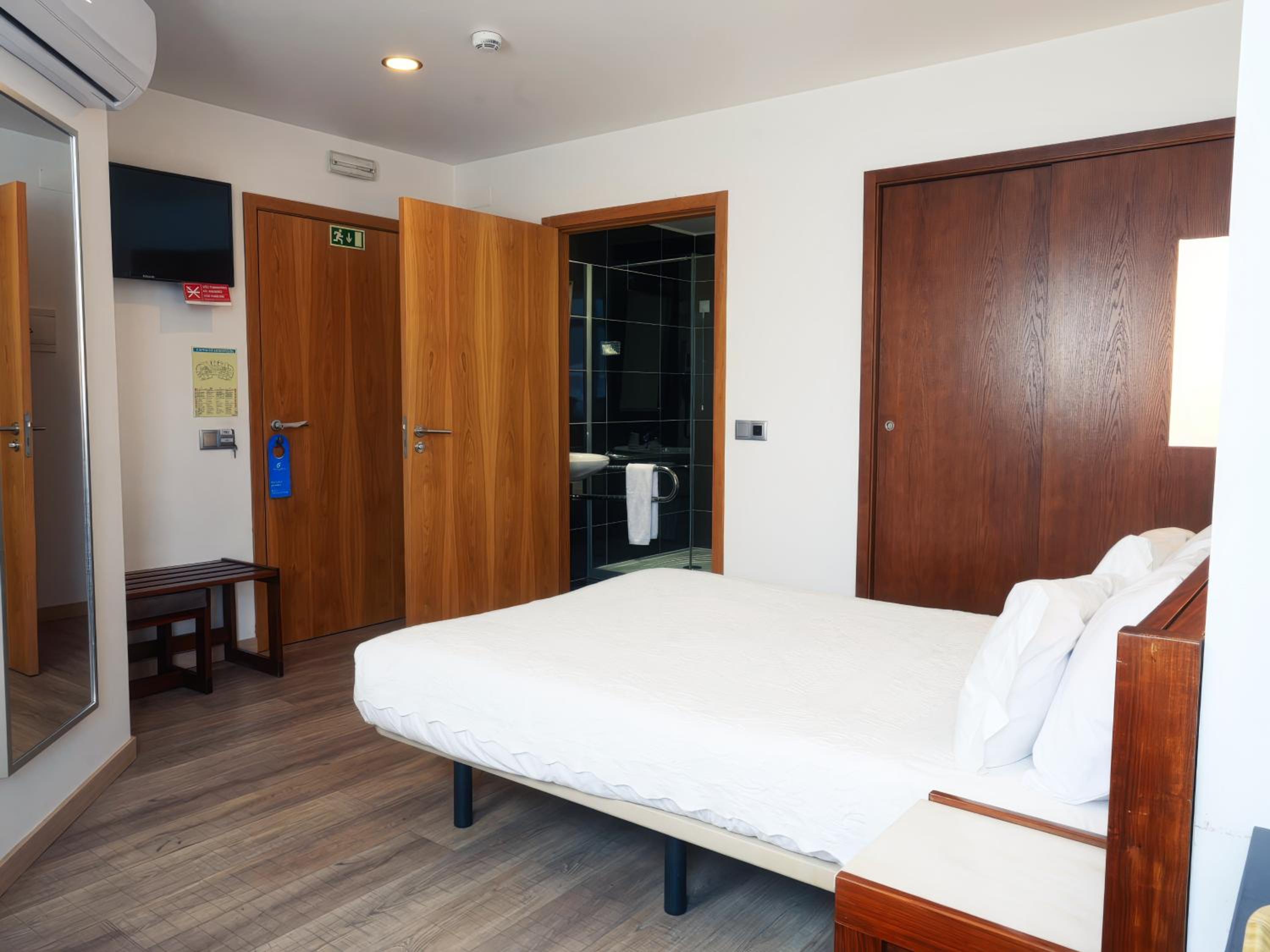 Single Room photo 1