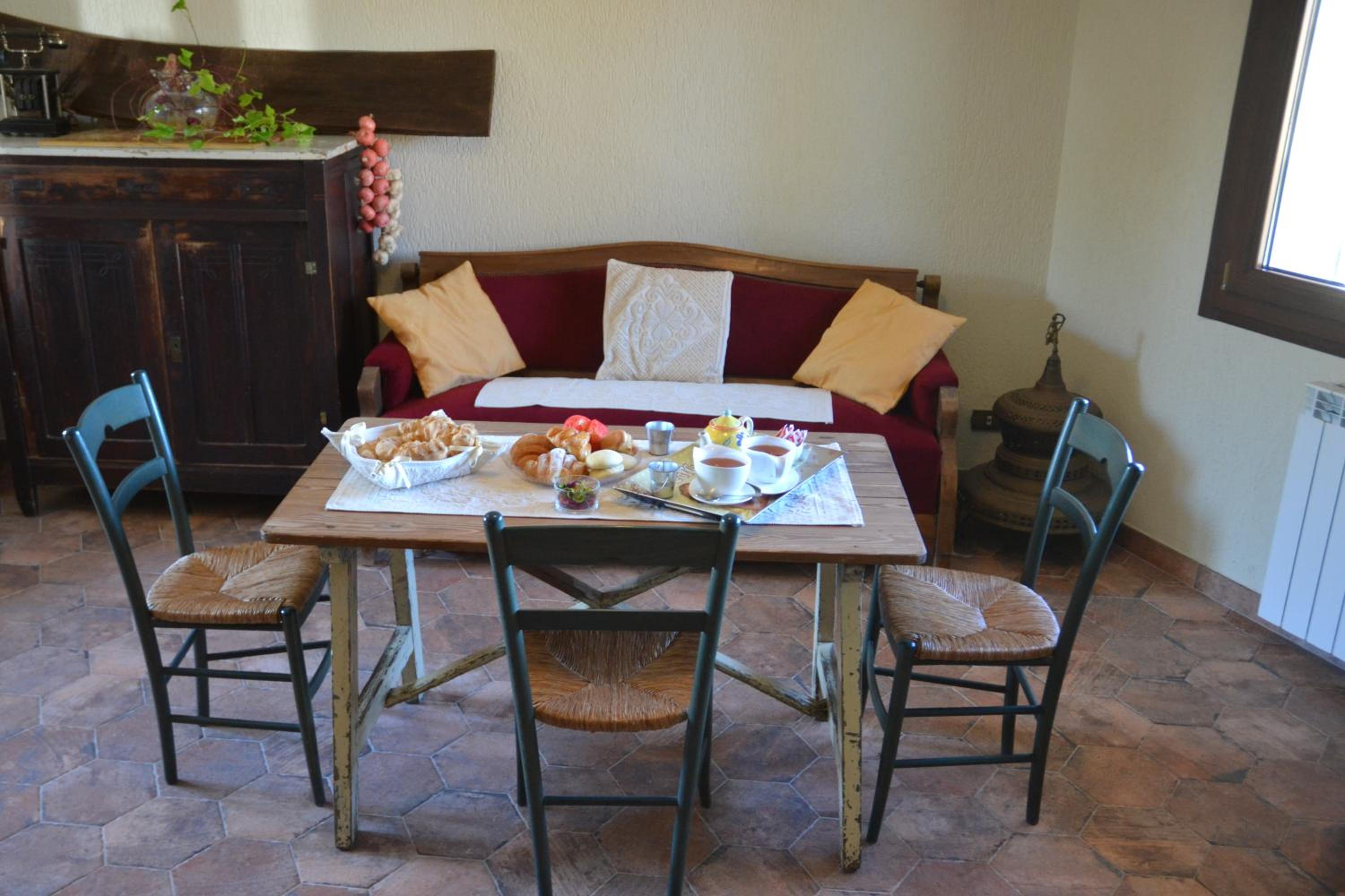 Triple Room with Private Bathroom - Photo 8