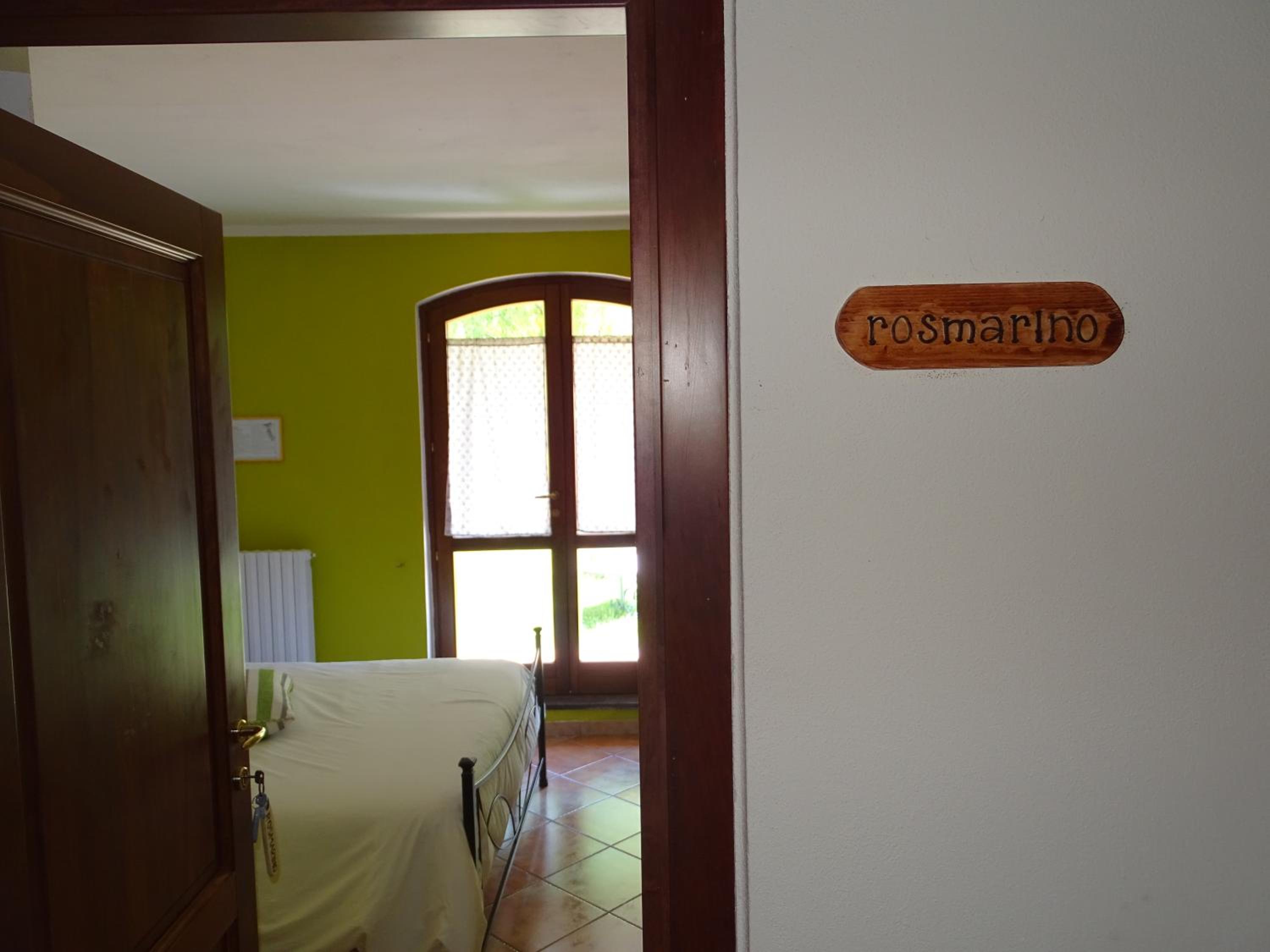 Family Room with Private External Bathroom photo 1
