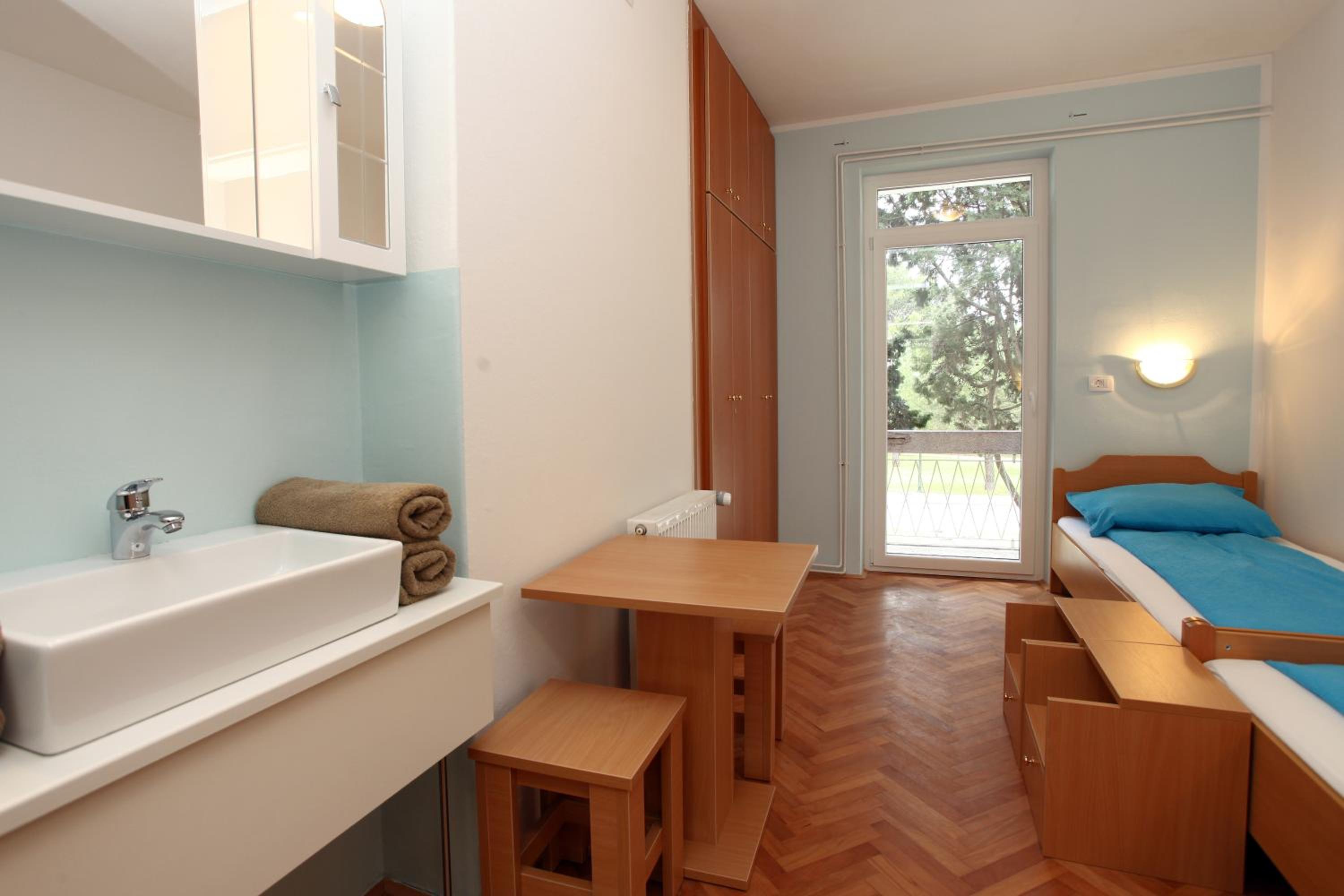 Double Room - Photo 18