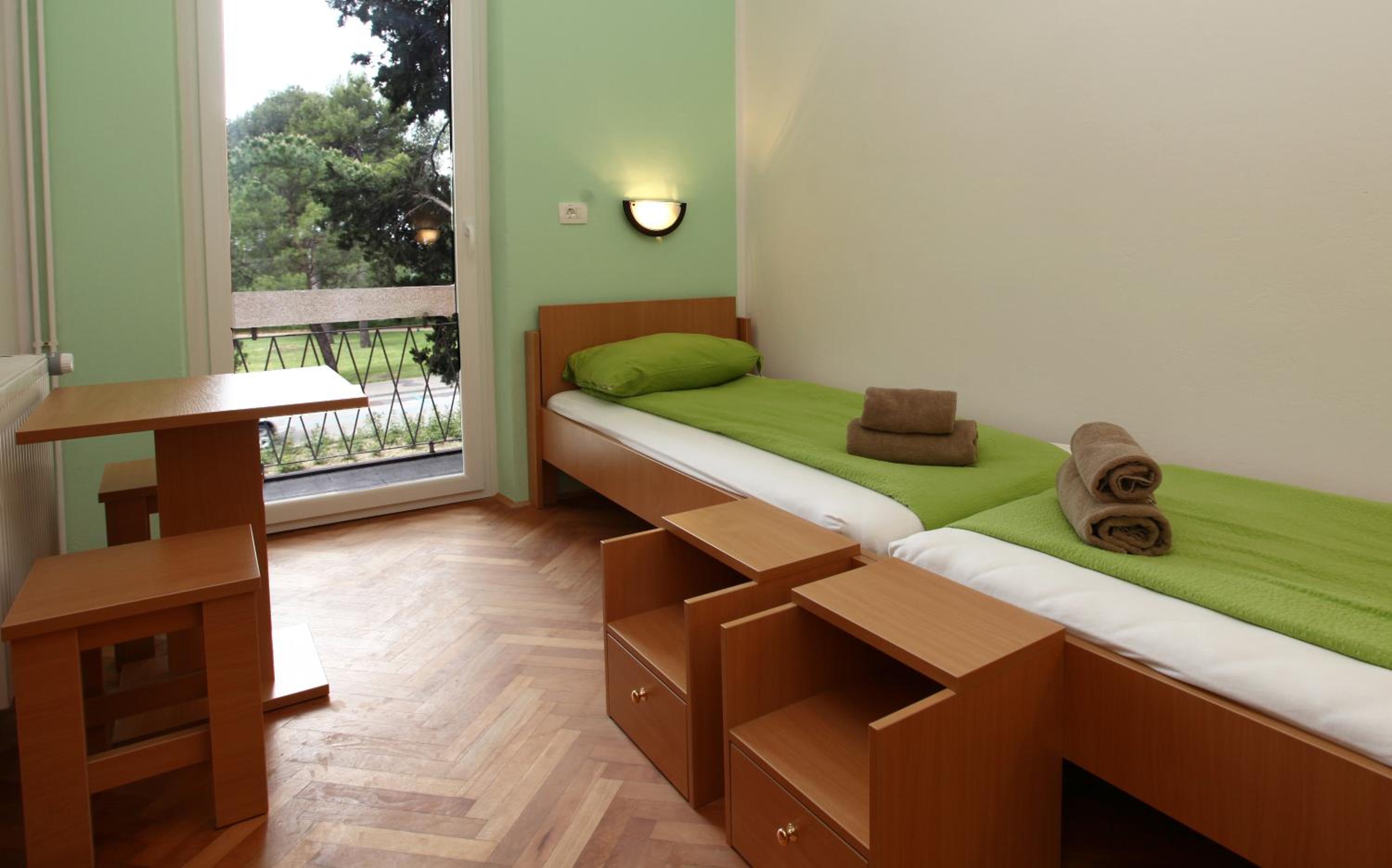 Double Room - Photo 11