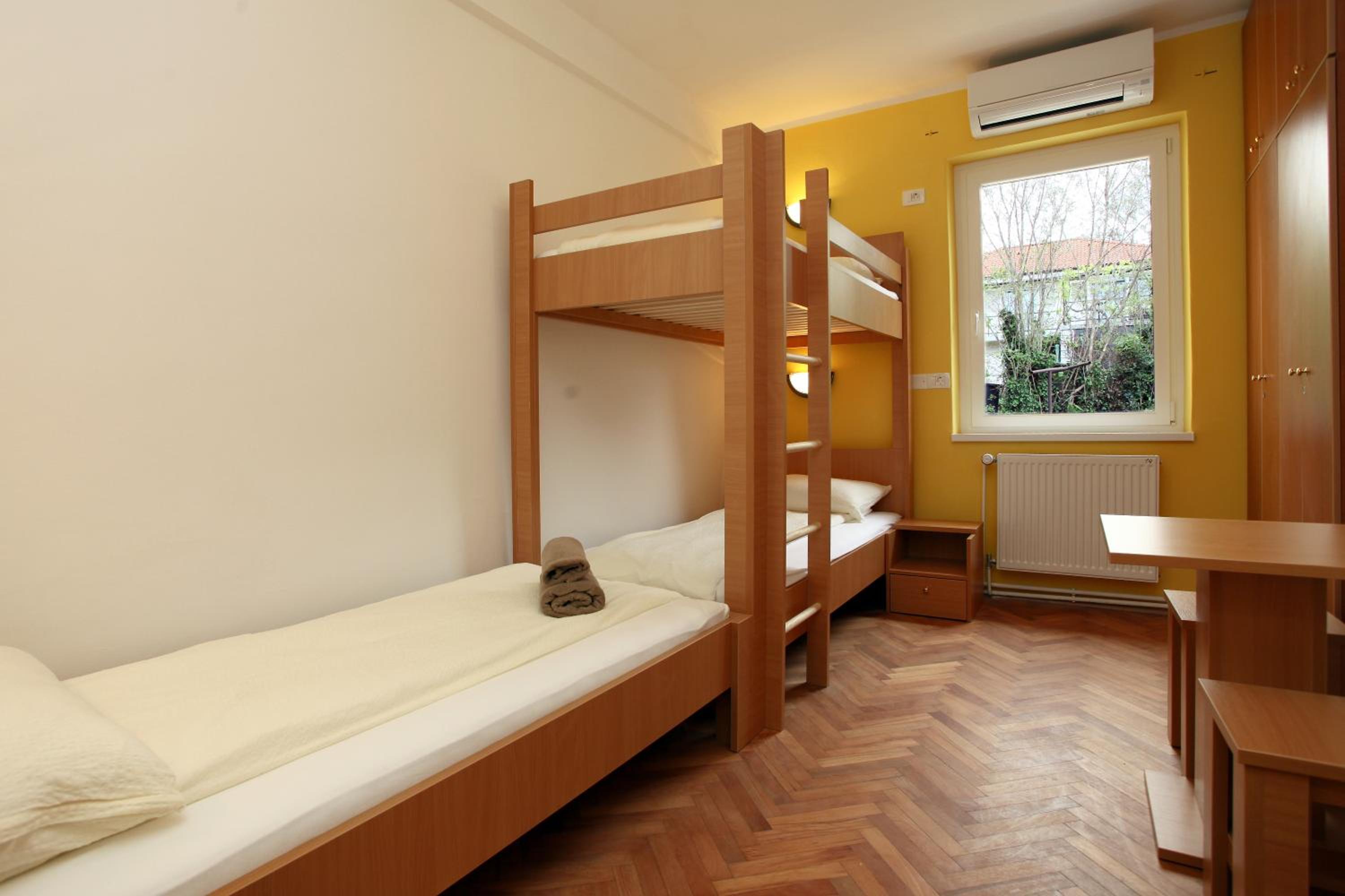 Triple Room - Photo 2