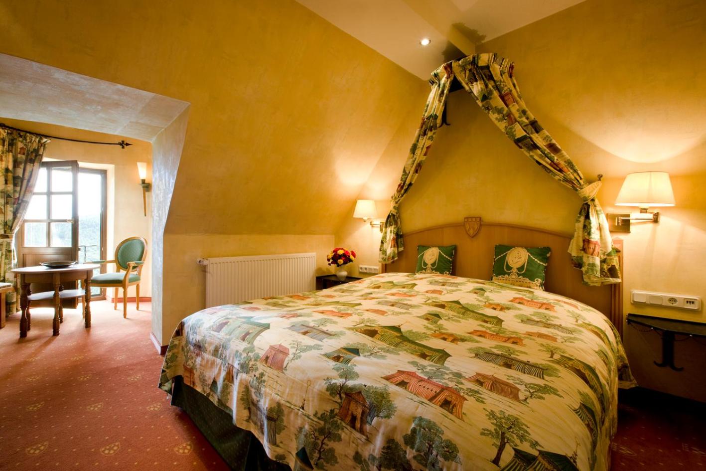 Double Room with Balcony - Photo 4
