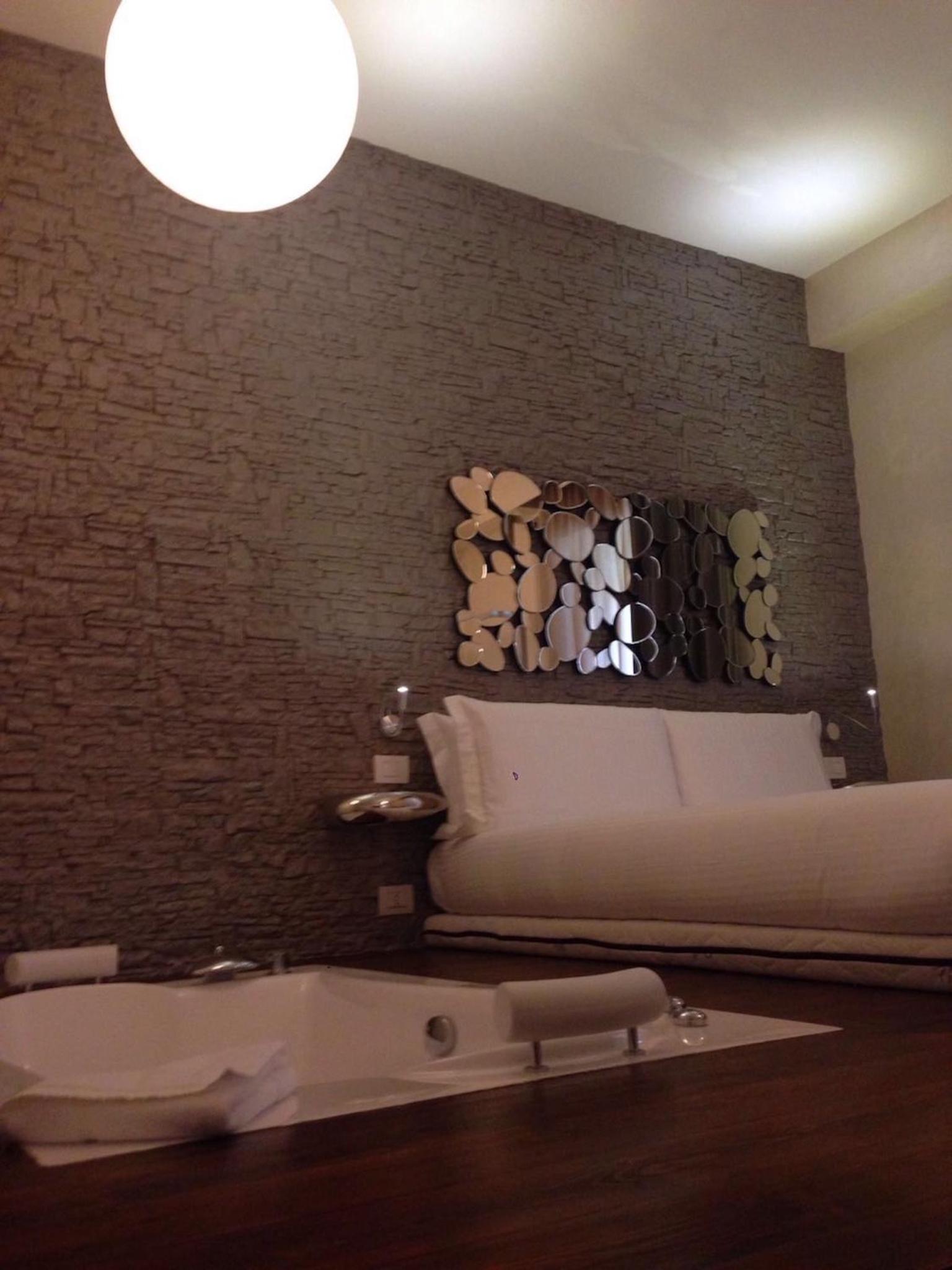 Luxury Suite with Spa Bath photo 1