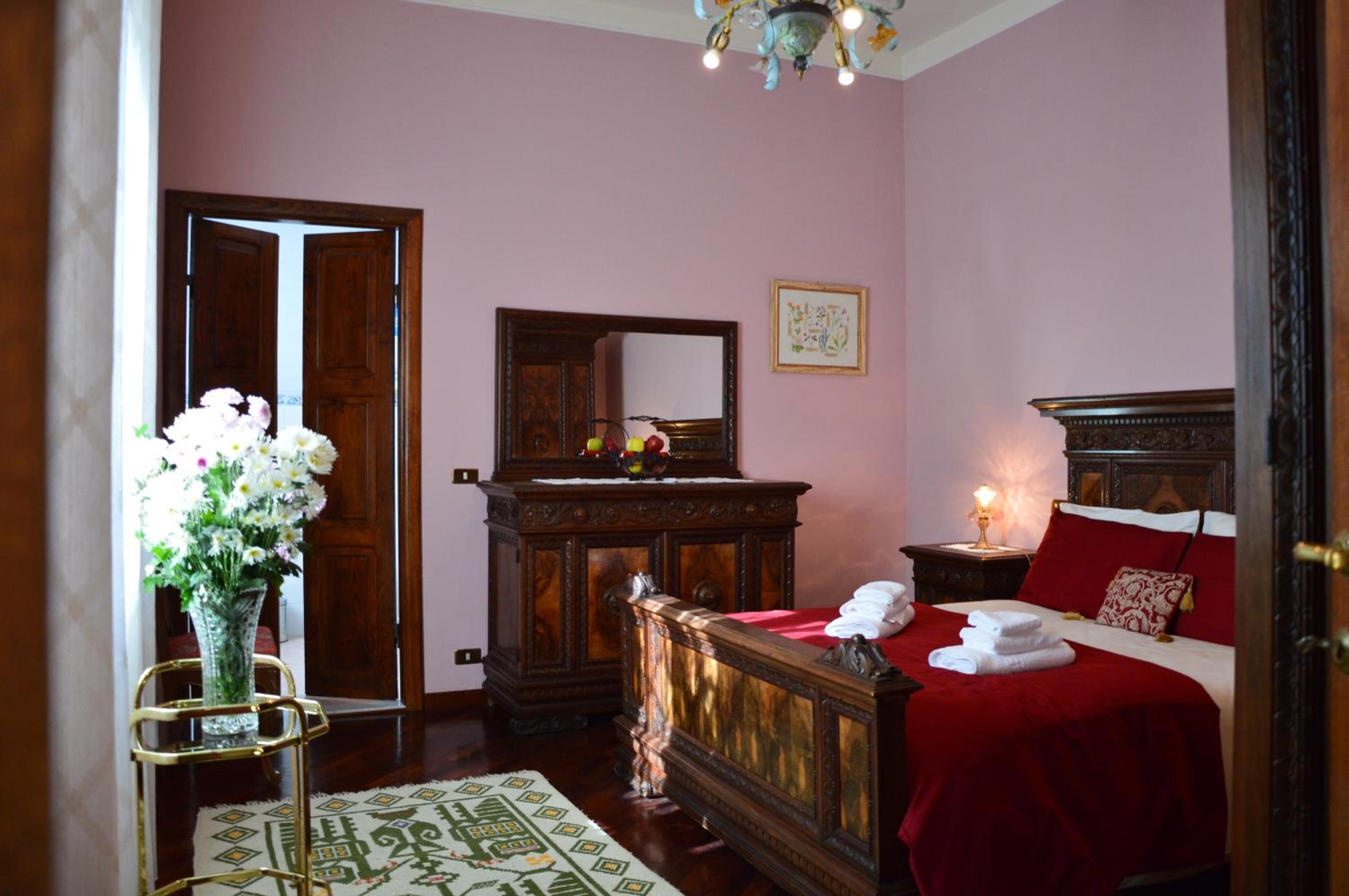 Double Room with Spa Bath photo 2