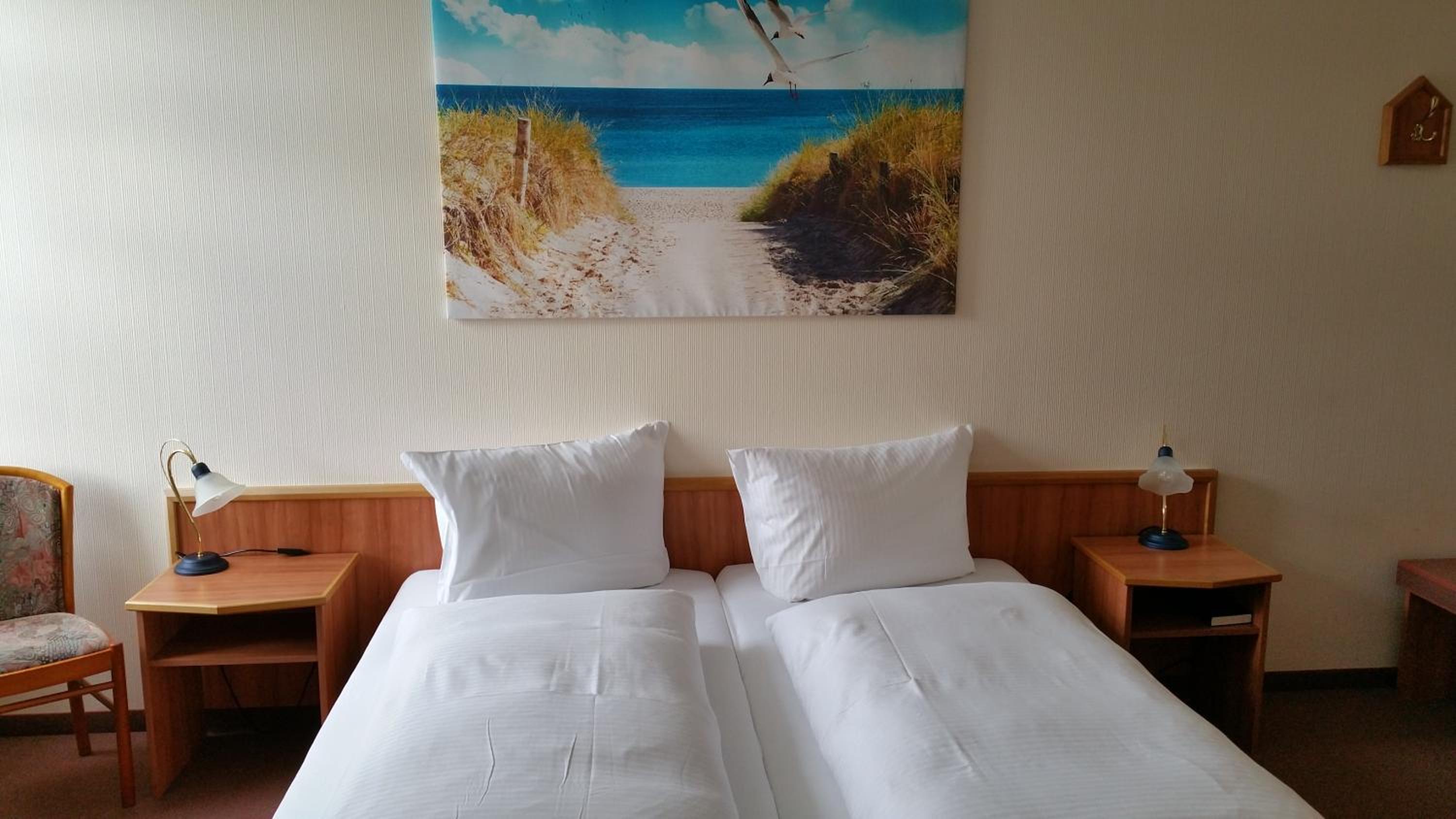 Double Room with Private Bathroom - Photo 7