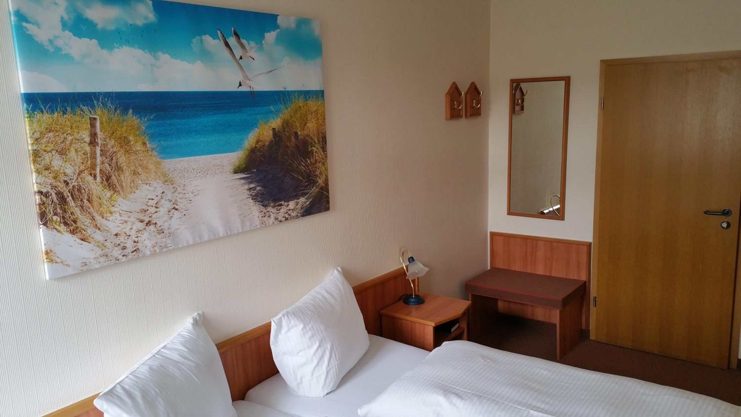 Double Room with Private Bathroom - Photo 4