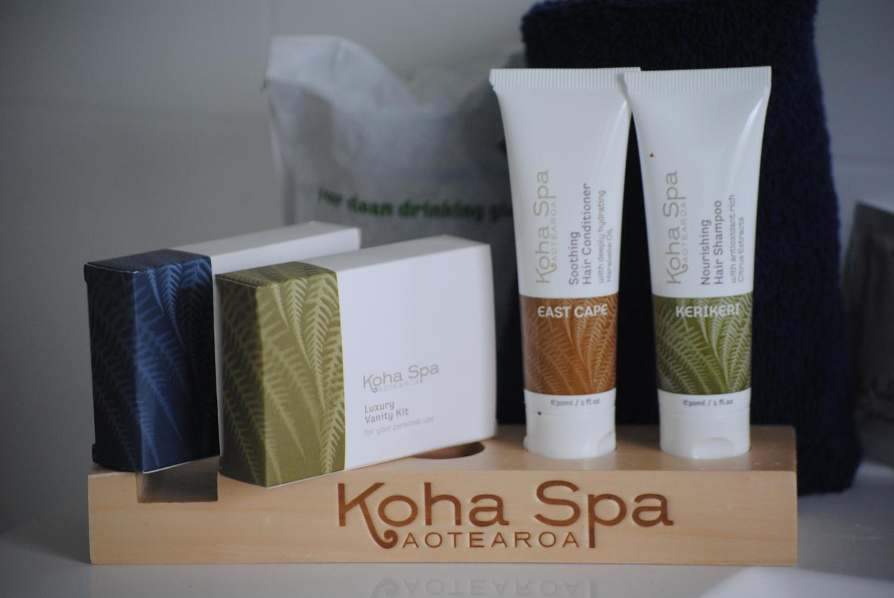 King Suite with Spa Bath - Photo 7