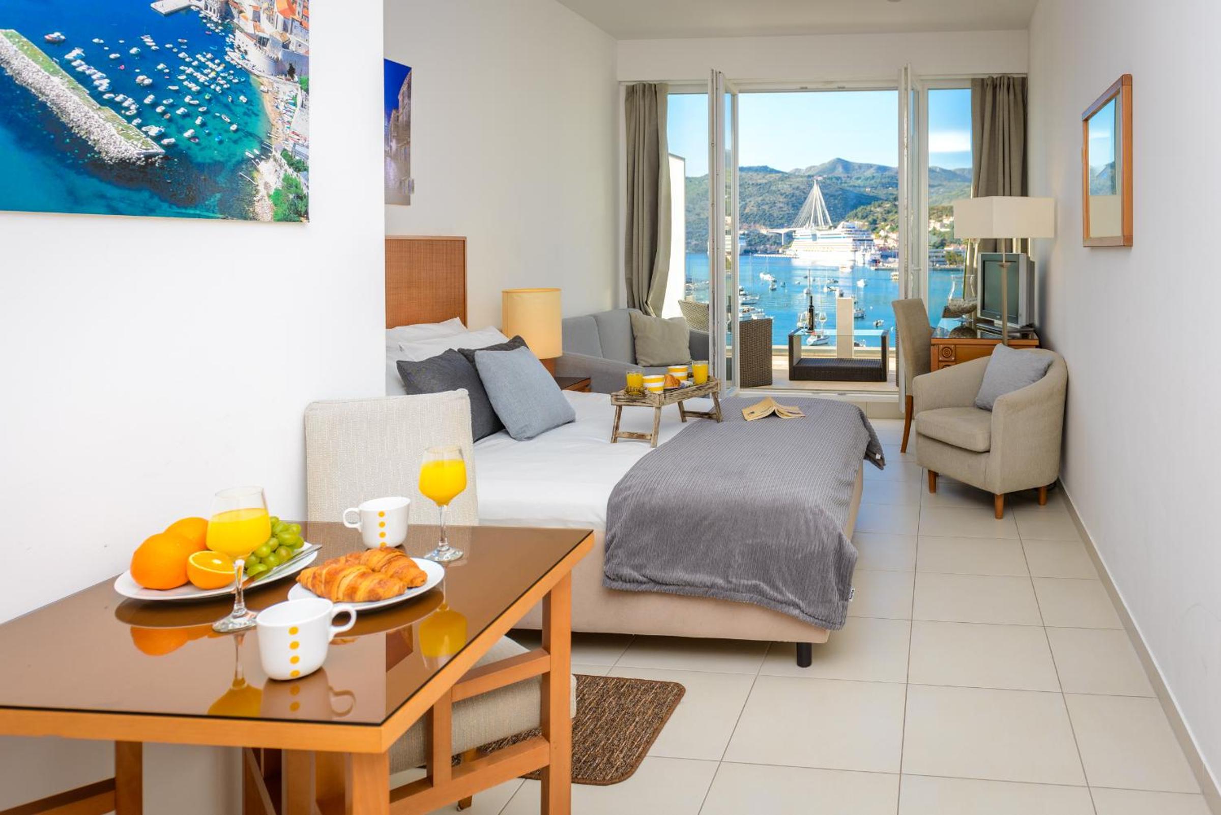 Comfort Studio with Terrace and Sea View photo 3