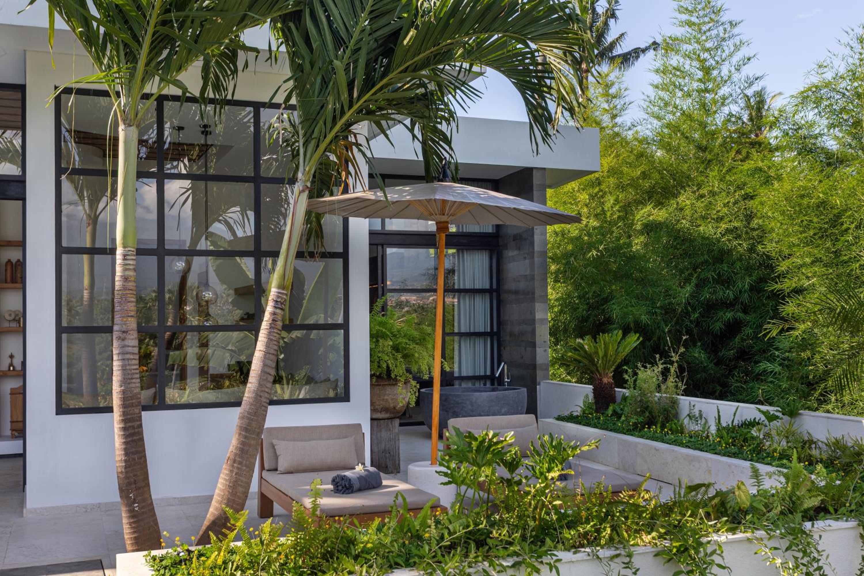 Villa with Private Pool - Photo 1