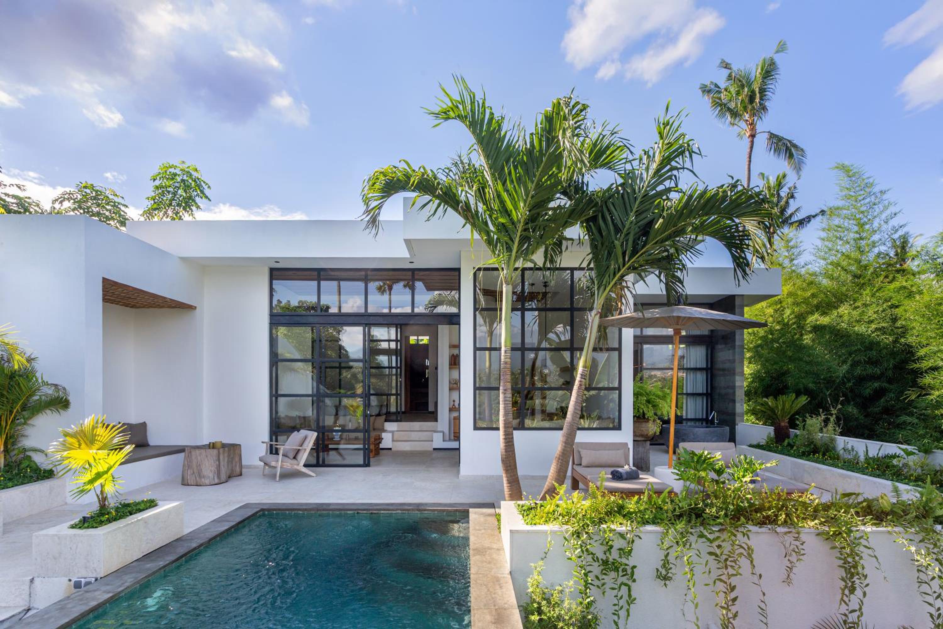 Villa with Private Pool - Photo 2