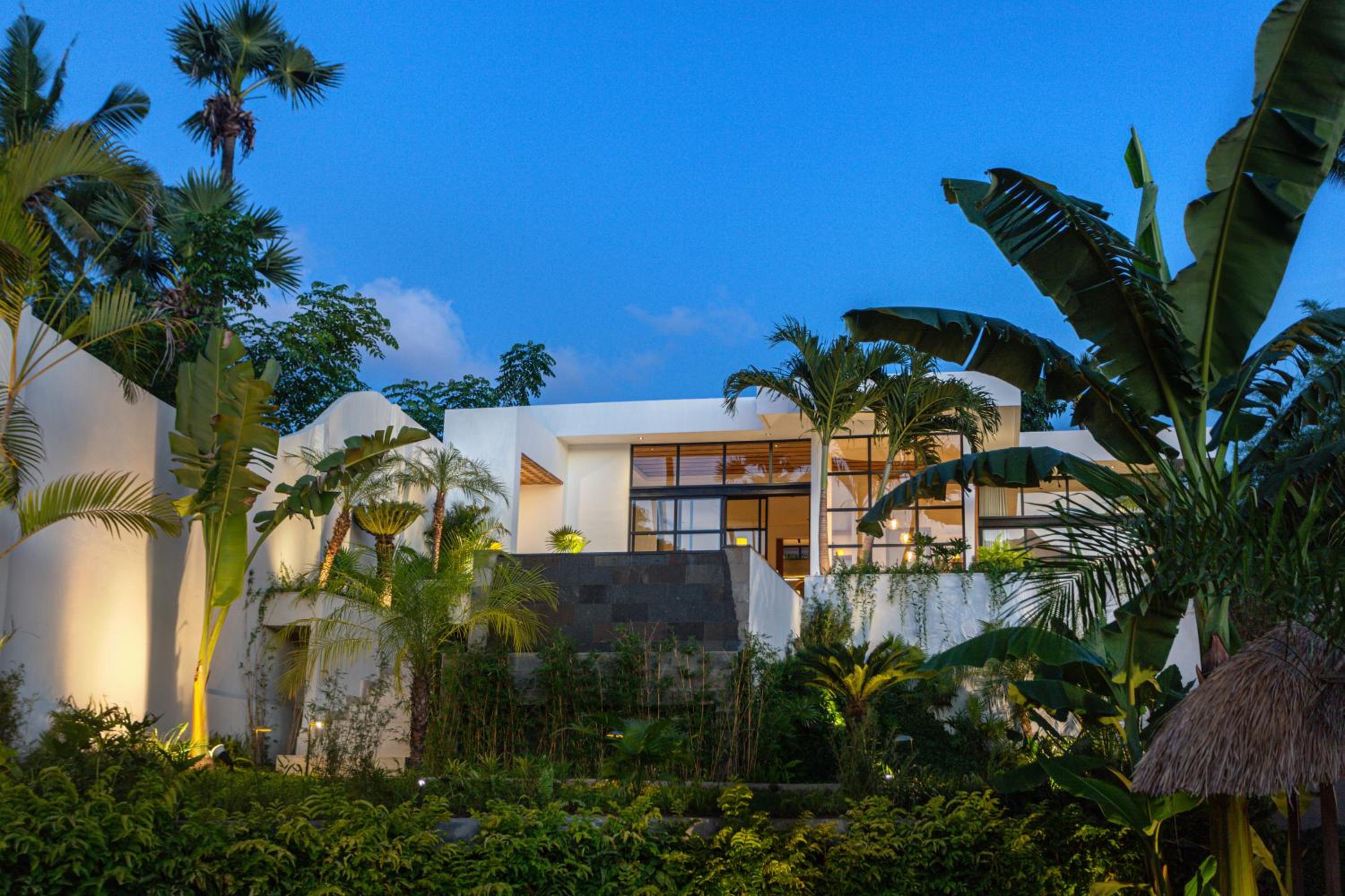 Villa with Private Pool - Photo 4